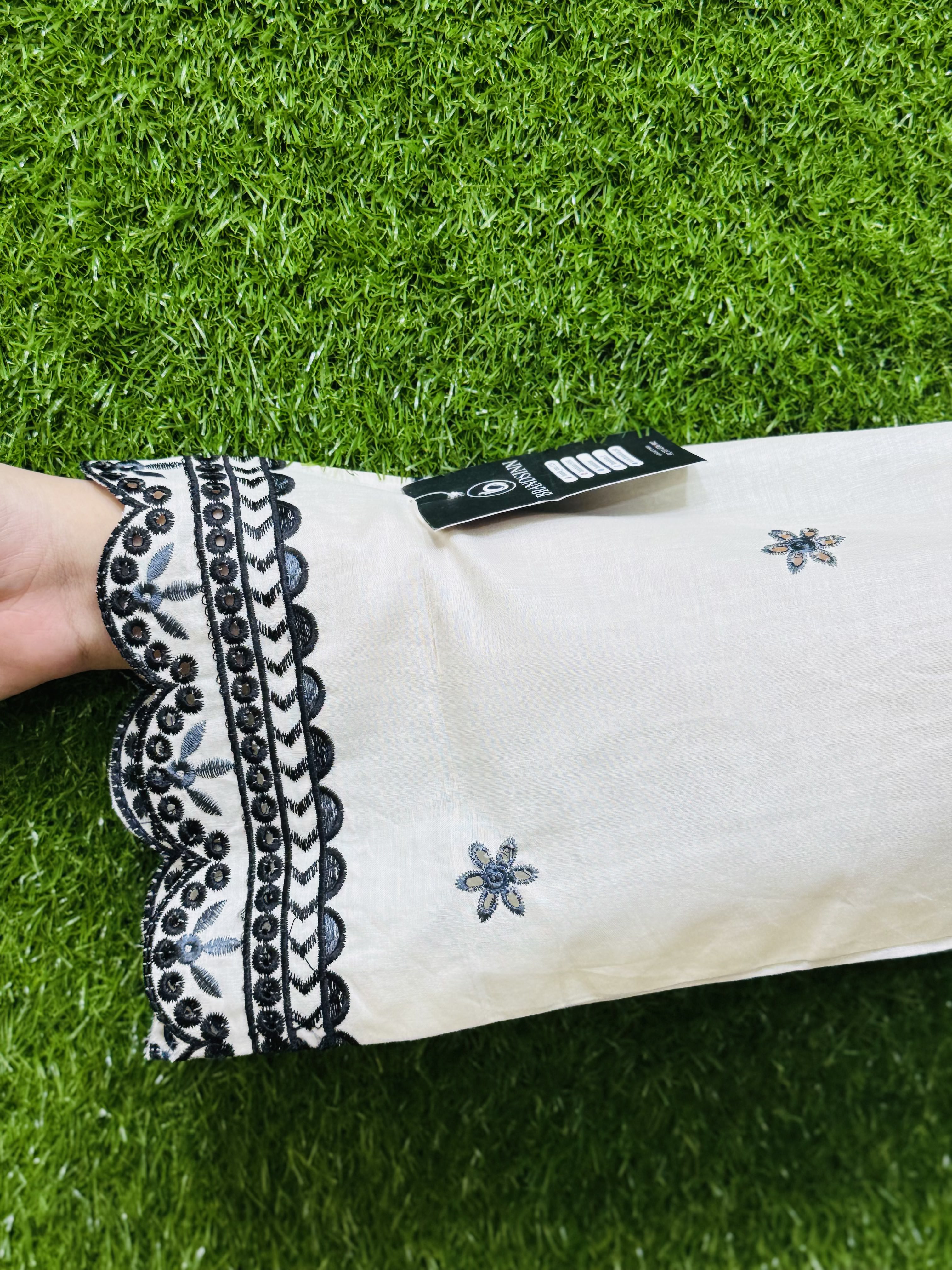 3 PC Embroidery Lawn Fabric 3