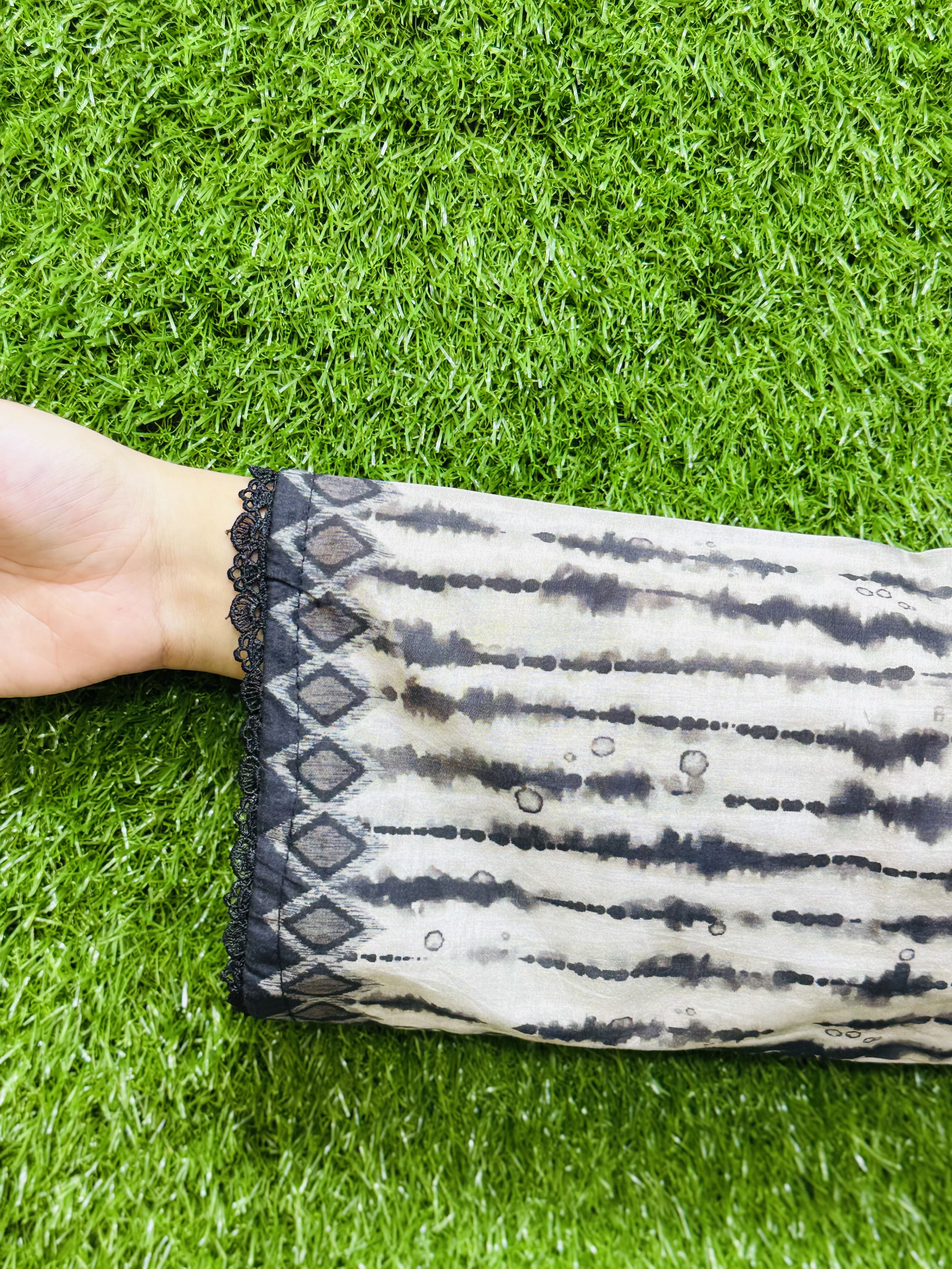 3 PC Printed Lawn Fabric 3