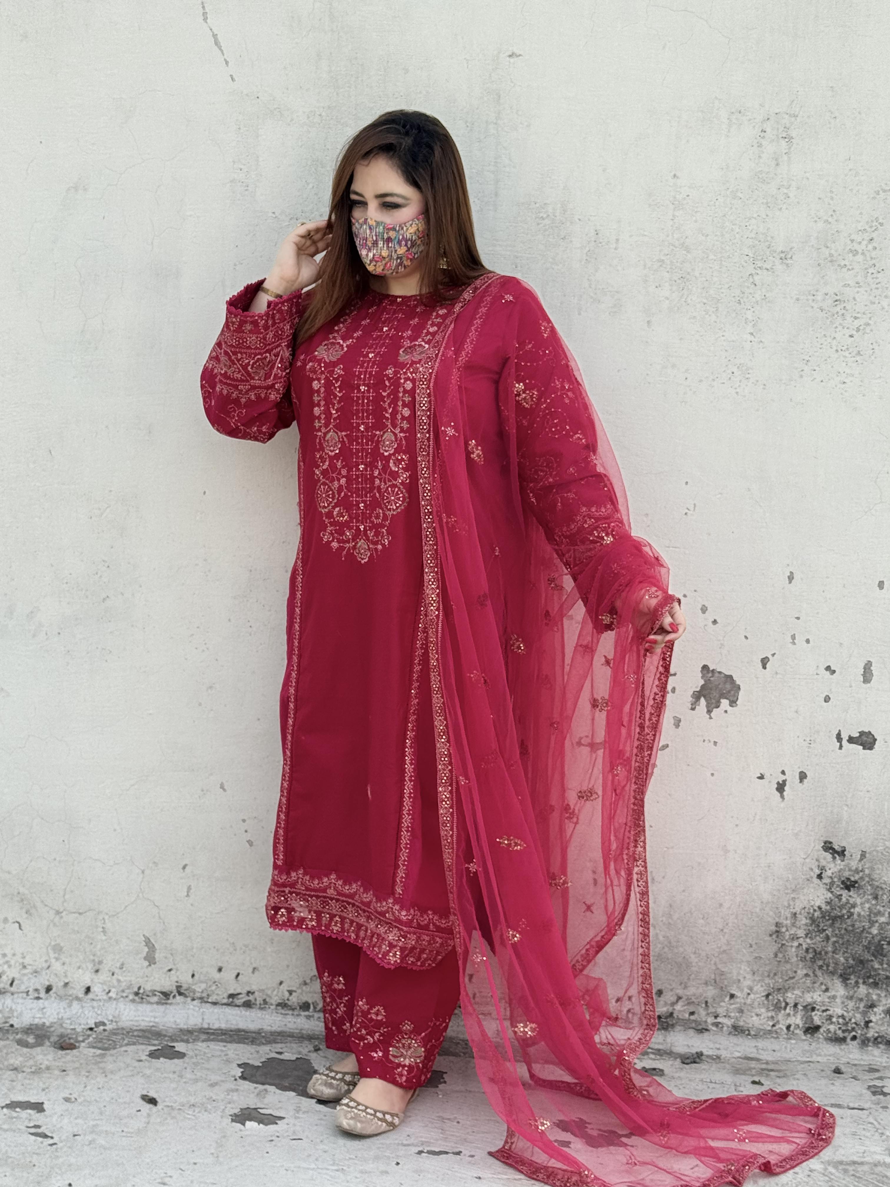 3 PC Embroidery Lawn Fabric 4
