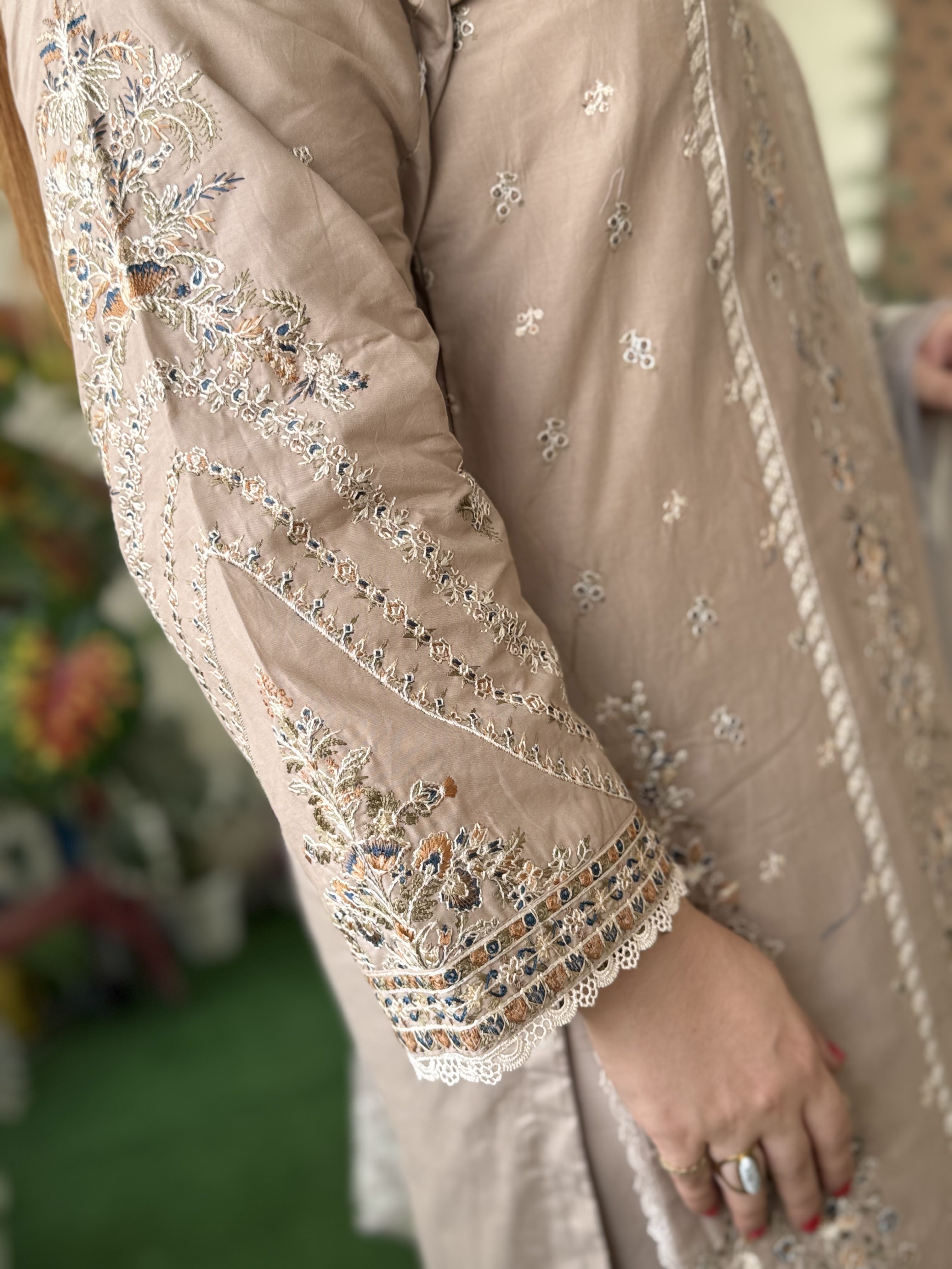 3 PC Embroidery Lawn Fabric 4