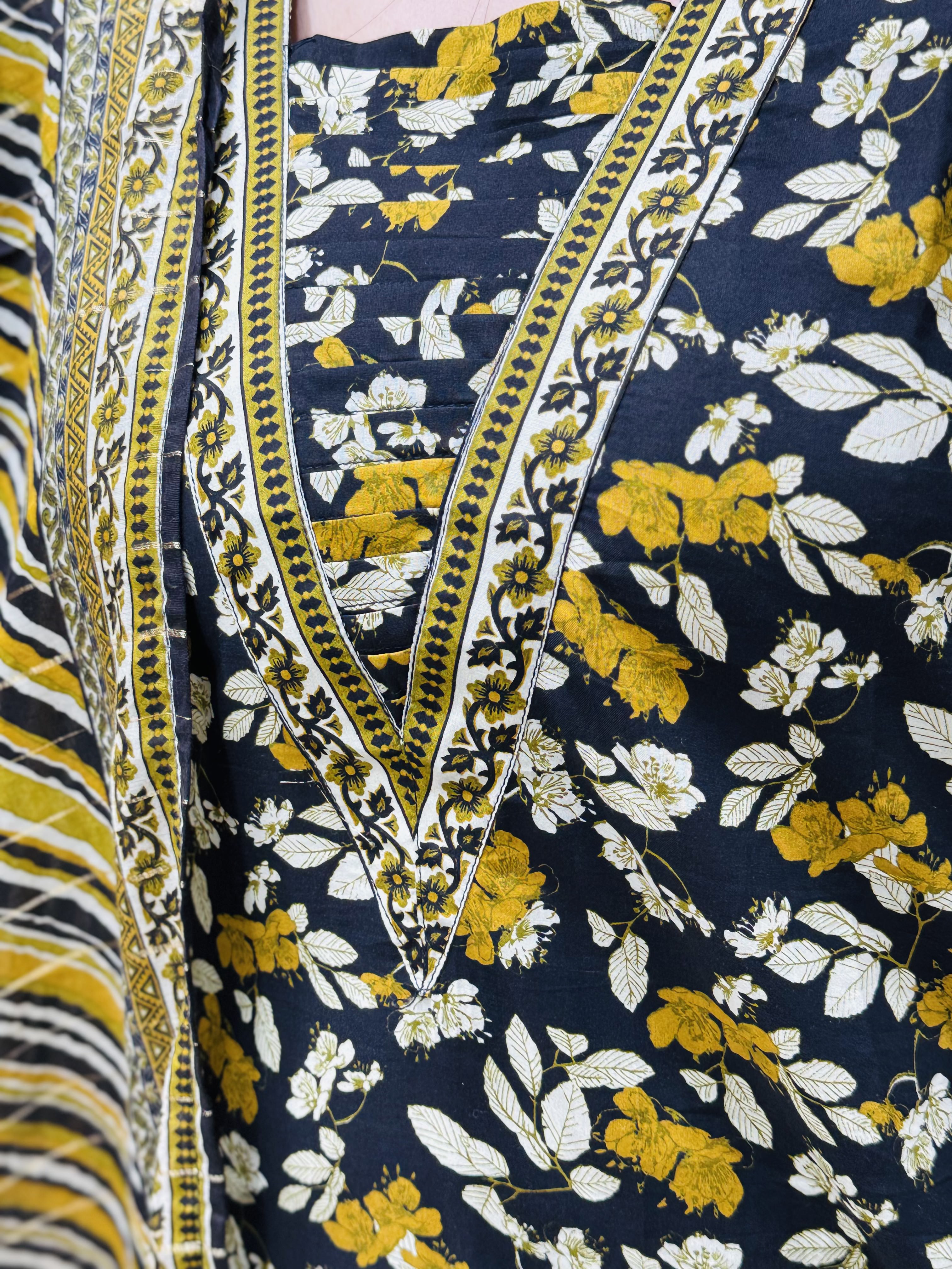 3 PC Printed Lawn Fabric 2