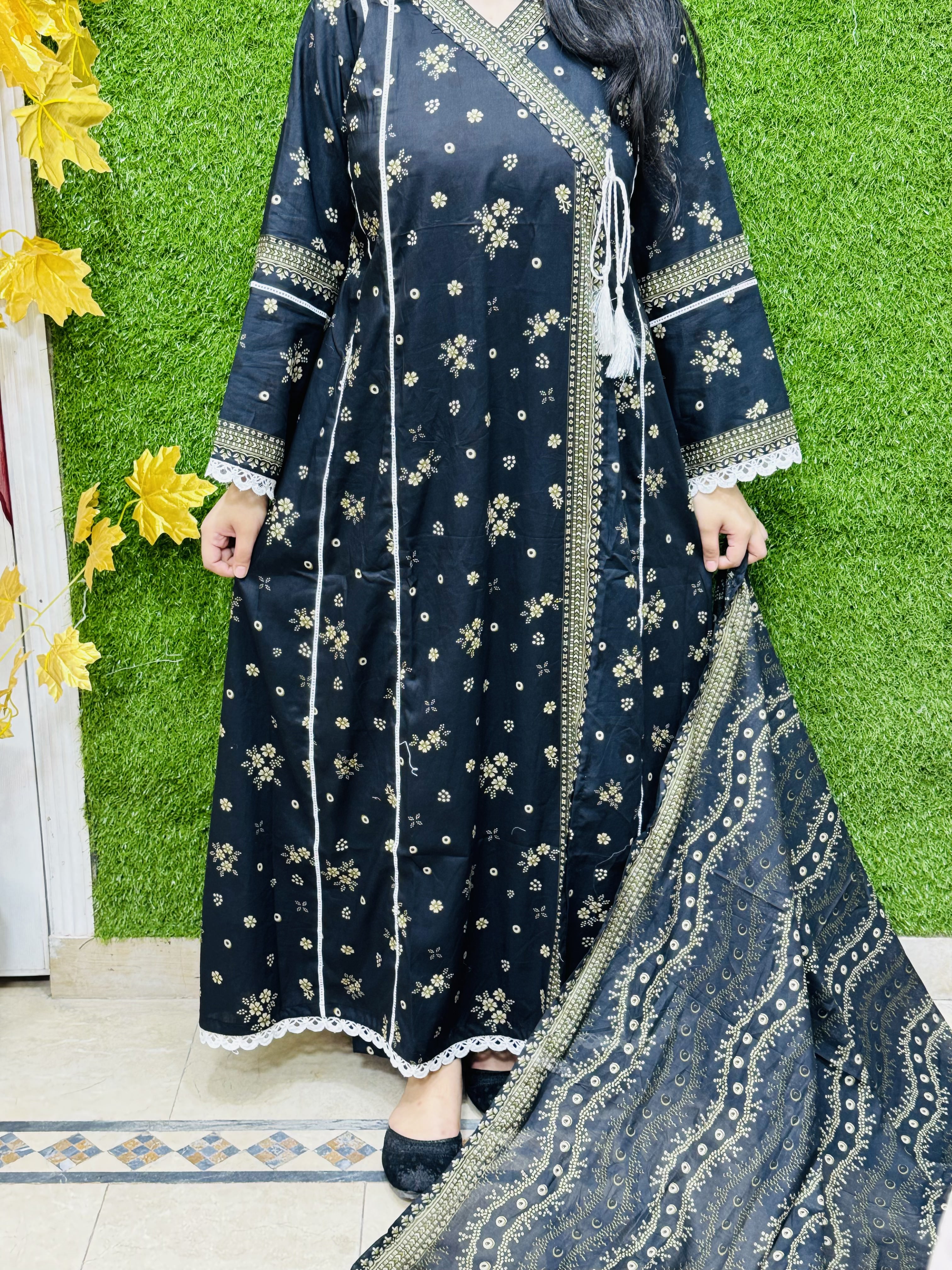 3 PC Printed Lawn Fabric 4