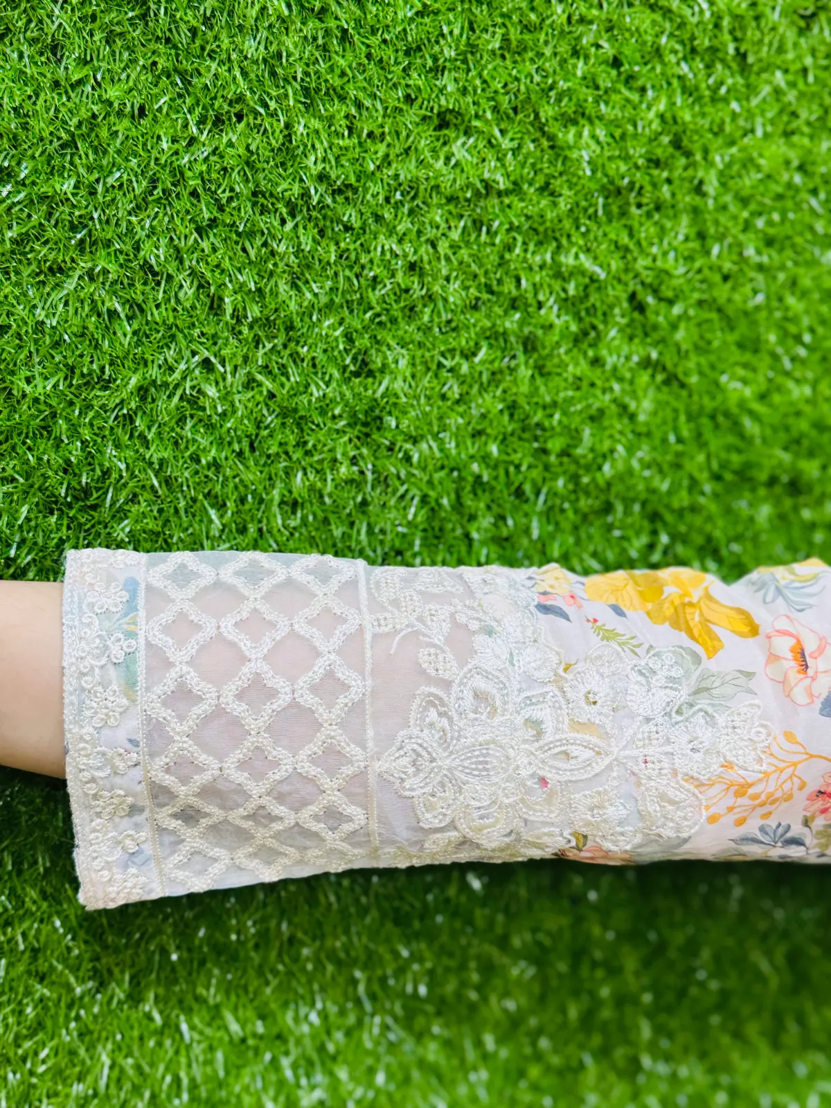 3 PC Embroidery Lawn Fabric 4