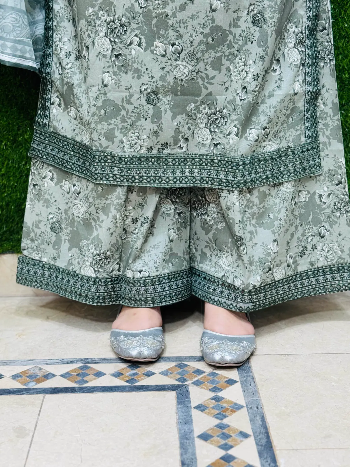 3 PC Embroidery Lawn Fabric 4