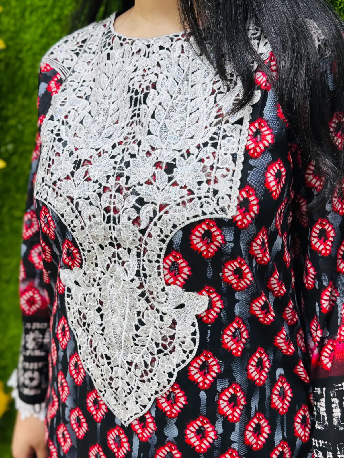 3pc embroidery lawn fabric 2