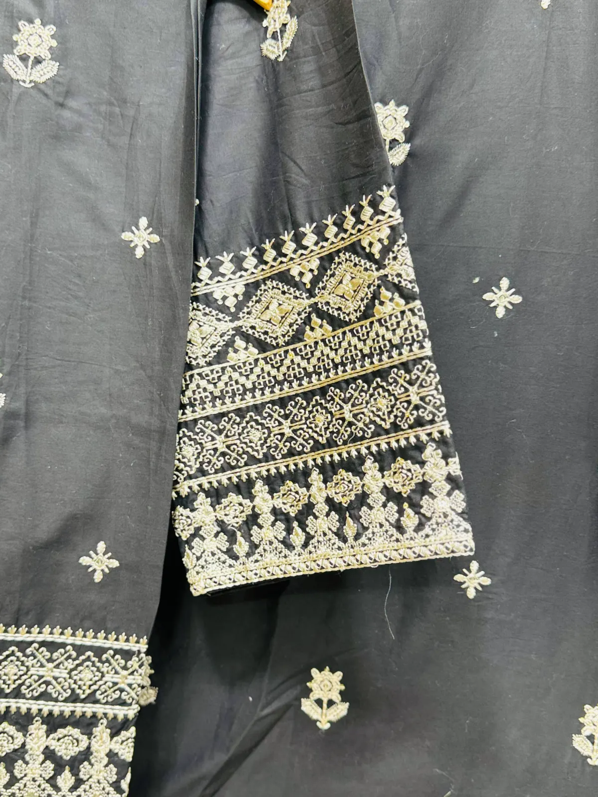 3 PC Embroidered Lawn Fabric 2