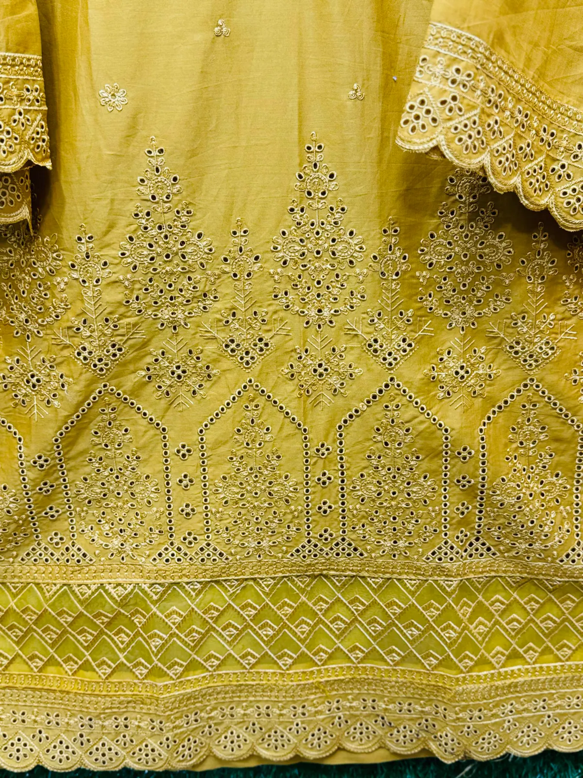 3 PC Embroidered Lawn Fabric 2