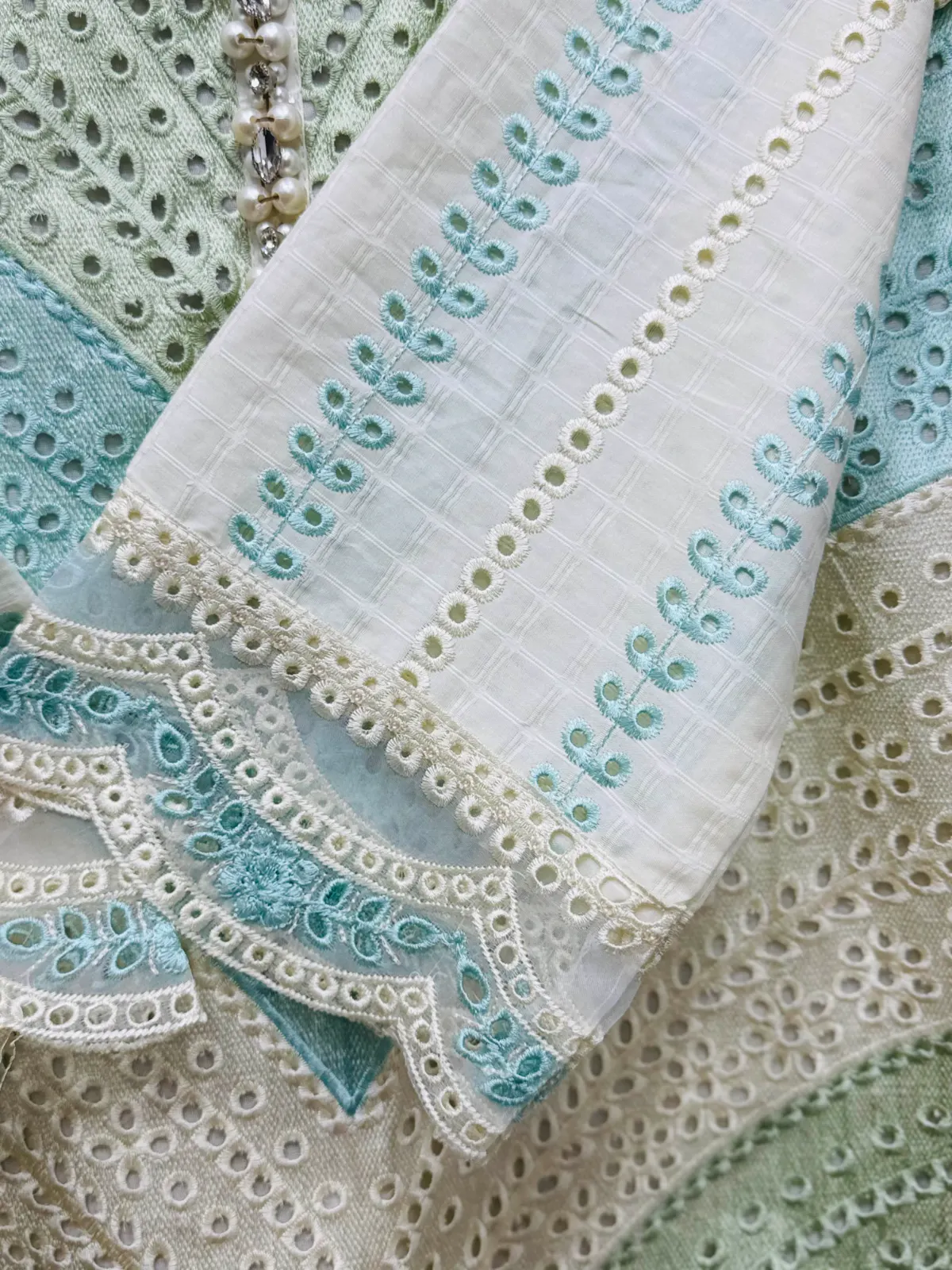 3 PC Embroidered Lawn Fabric 4