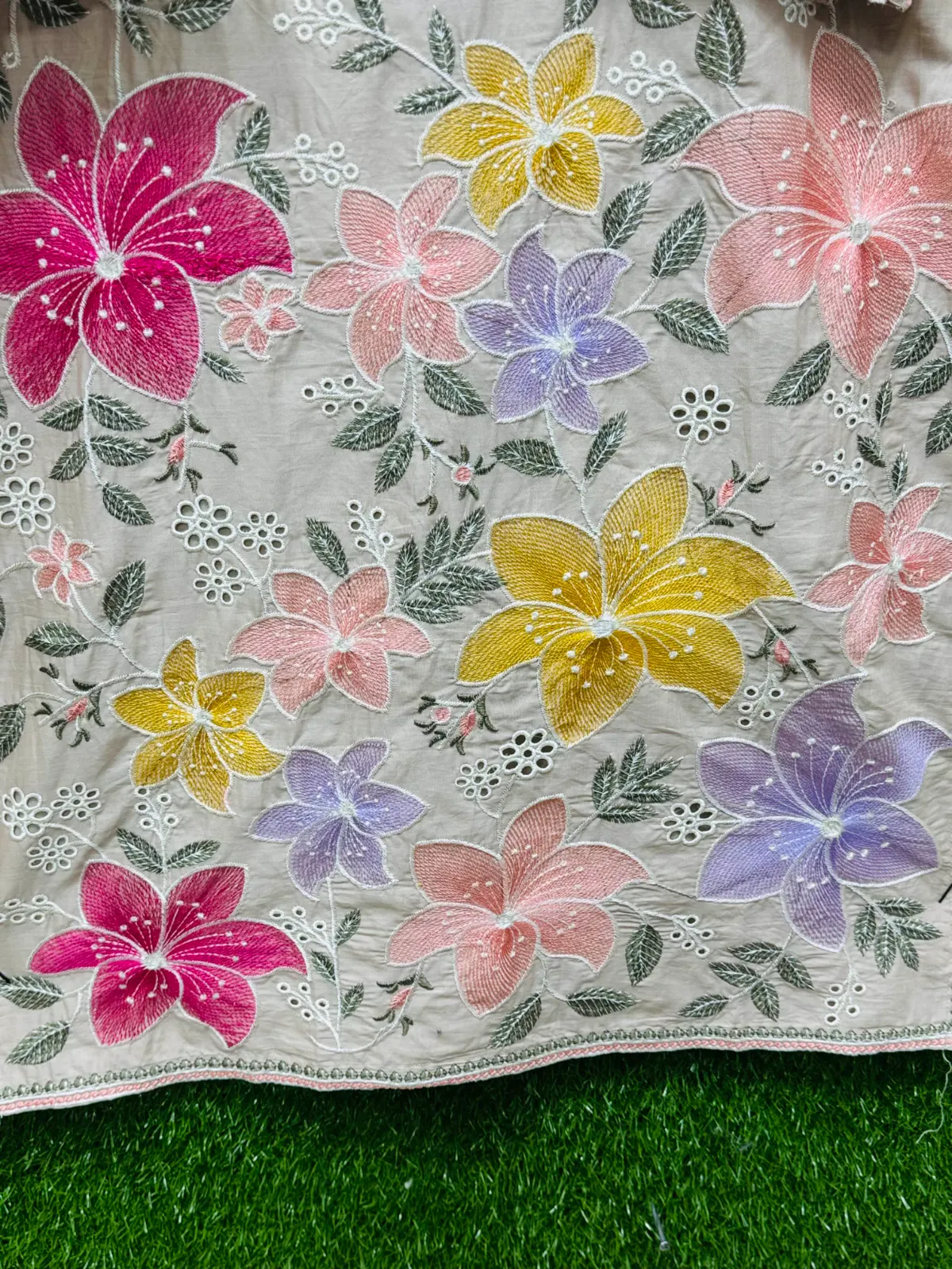 3 PC Embroidered Lawn Fabric 4