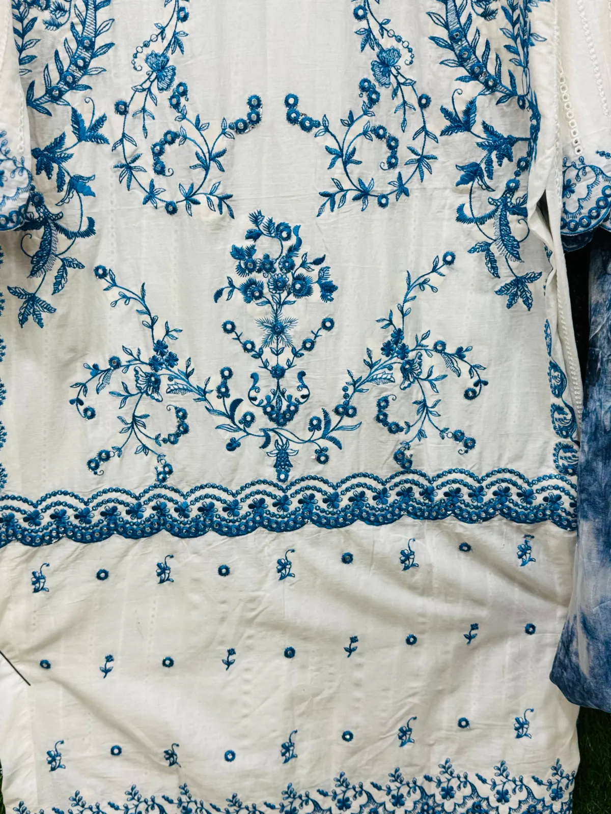 3 PC Embroidery Lawn Fabric 4
