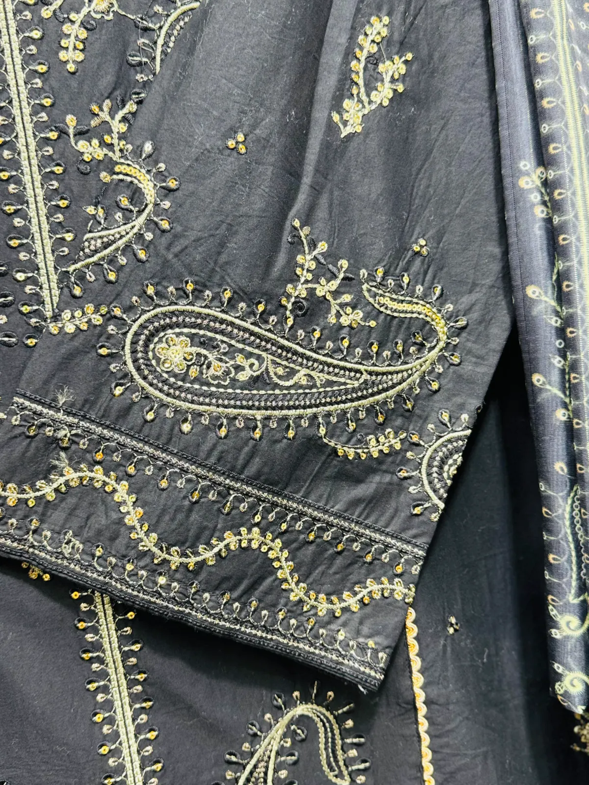 3 PC Embroidery Lawn 2