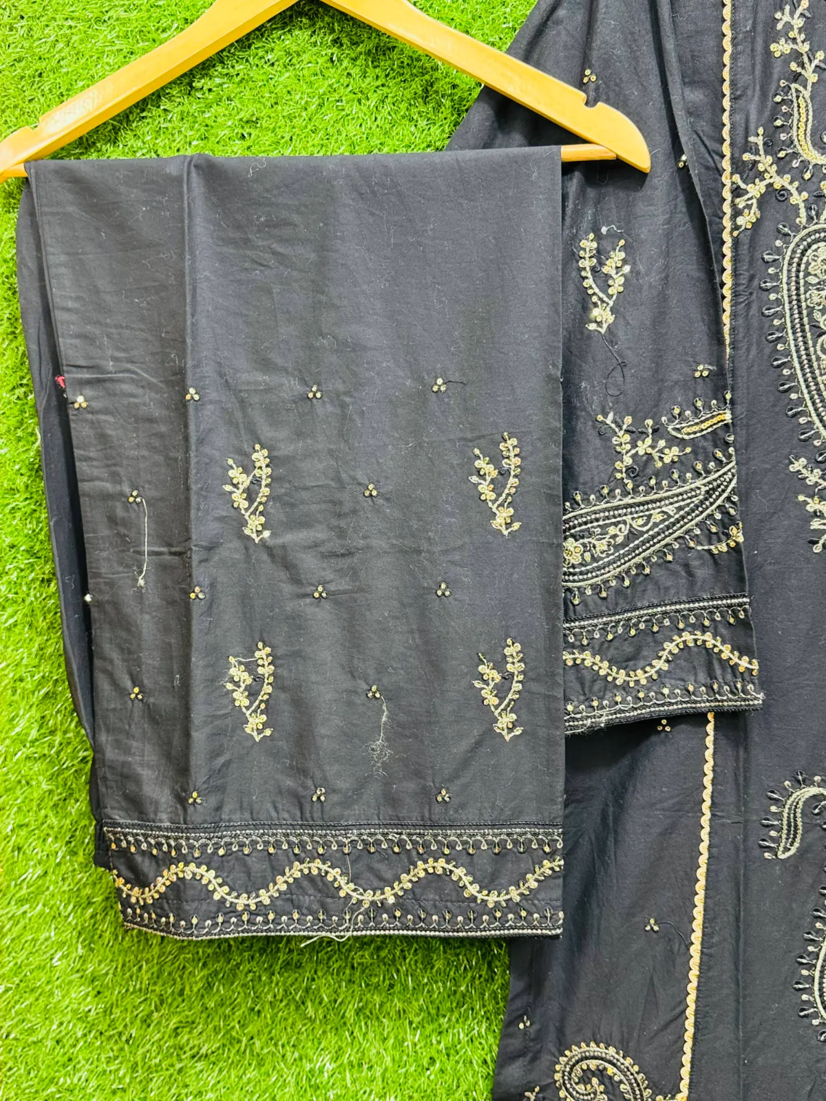 3 PC Embroidery Lawn 4