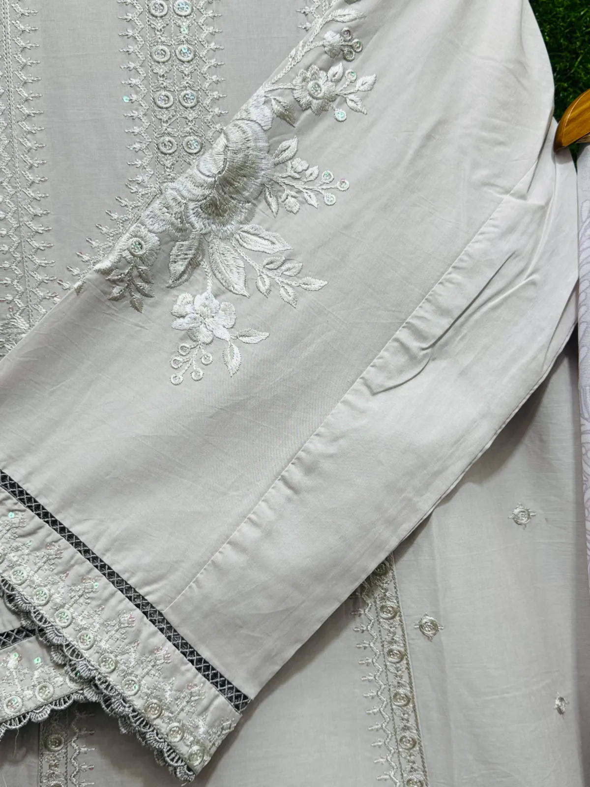 3 PC Embroidered Lawn Fabric 3