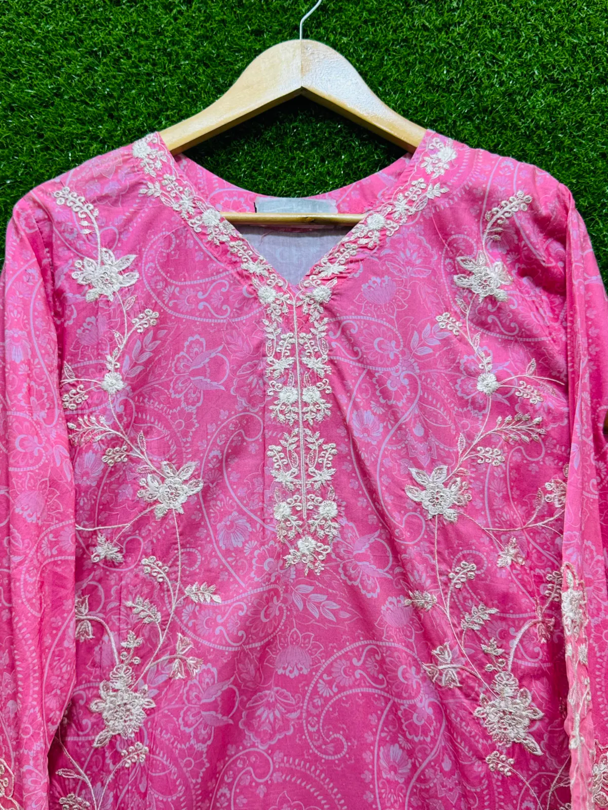 3 PC Embroidered Lawn Fabric 4
