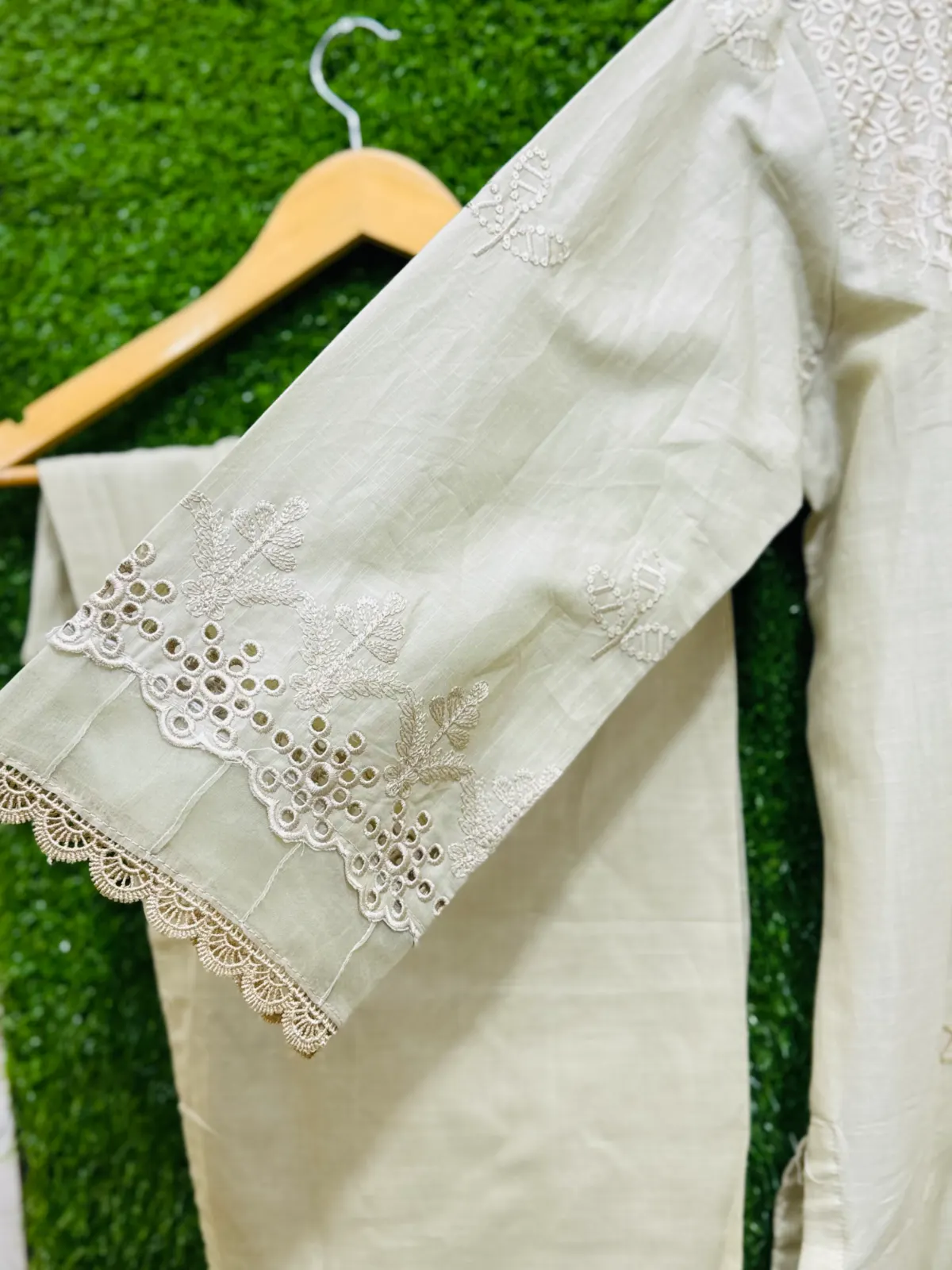 3 PC Embroidered Lawn Fabric 2