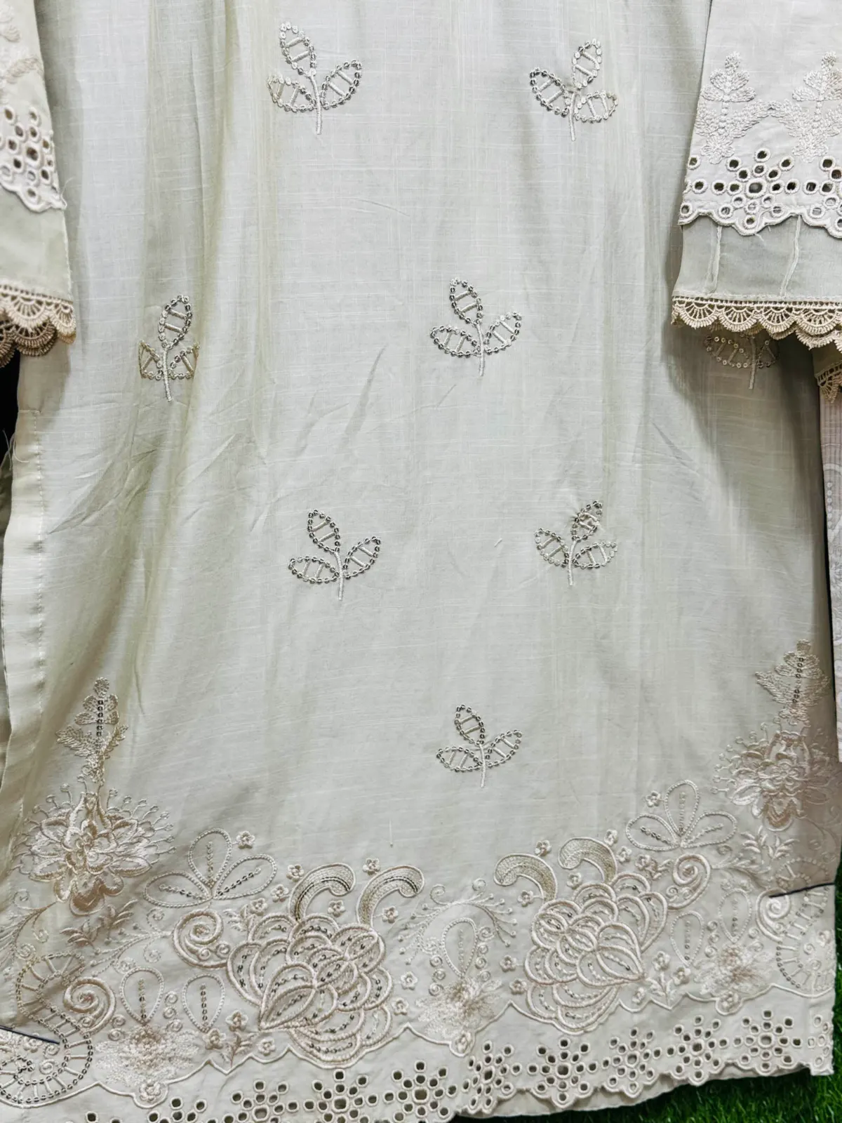 3 PC Embroidered Lawn Fabric 4