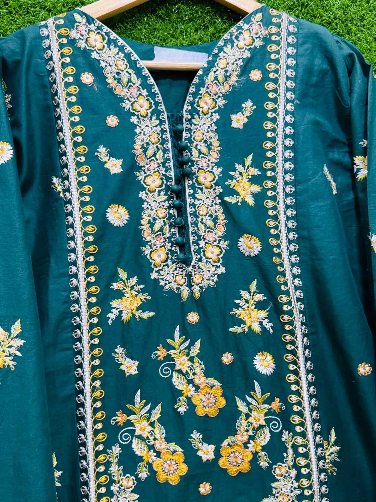 3 PC Embroidered Lawn Fabric 3