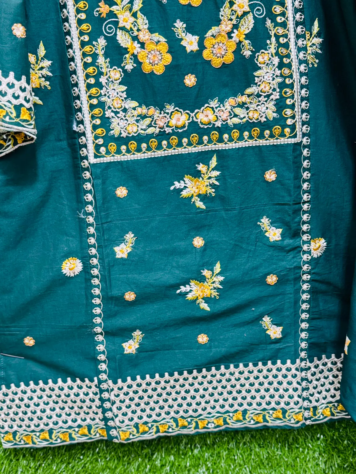 3 PC Embroidered Lawn Fabric 4