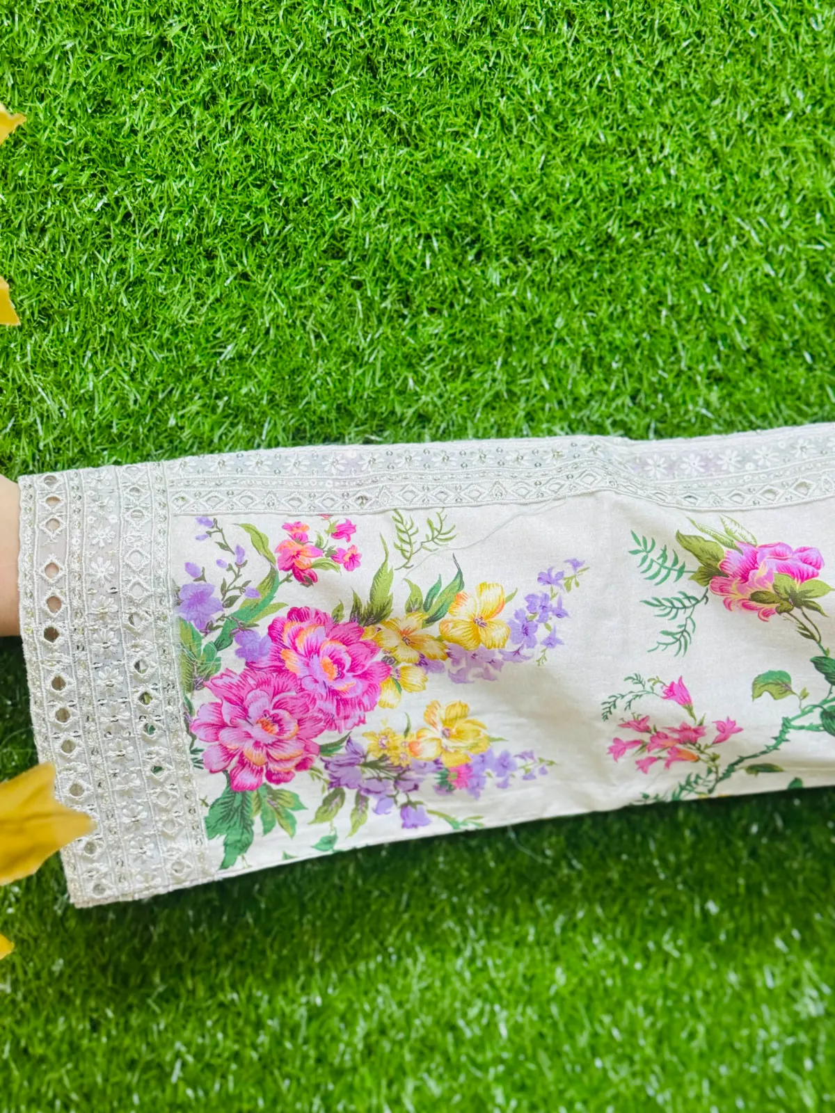 3 PC Embroidered Lawn Fabric 3