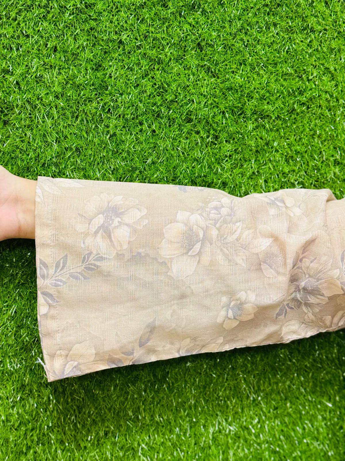 3 PC Printed Lawn Fabric 4