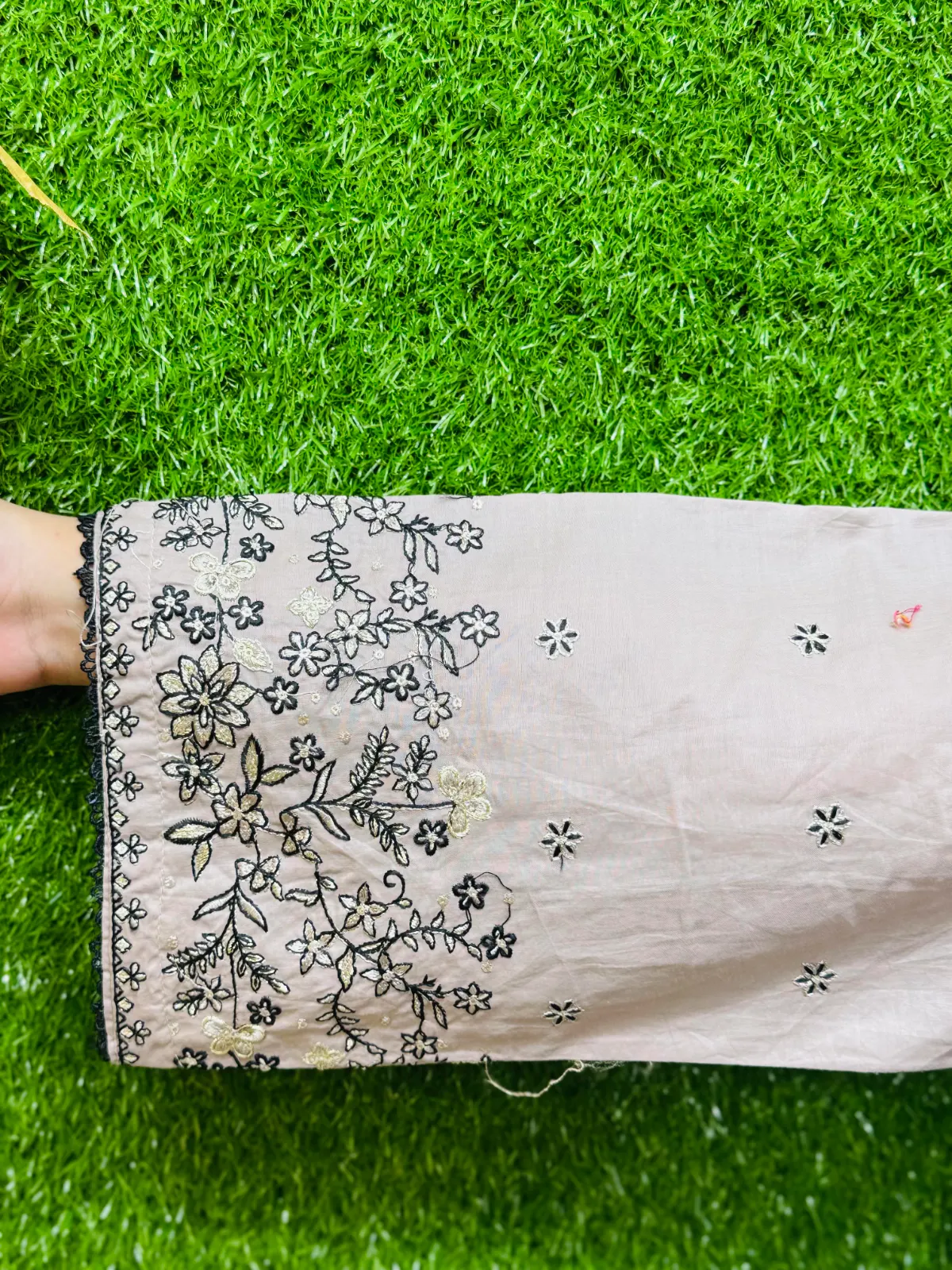 3 PC Embroidered Lawn Fabric 3