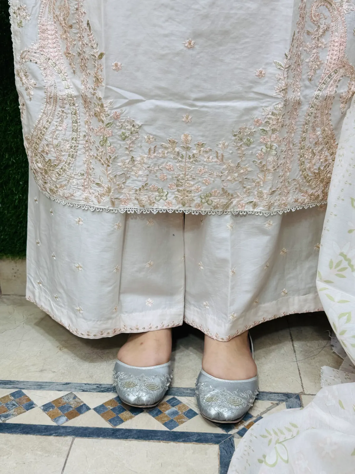 3 PC Embroidered Lawn Fabric 4