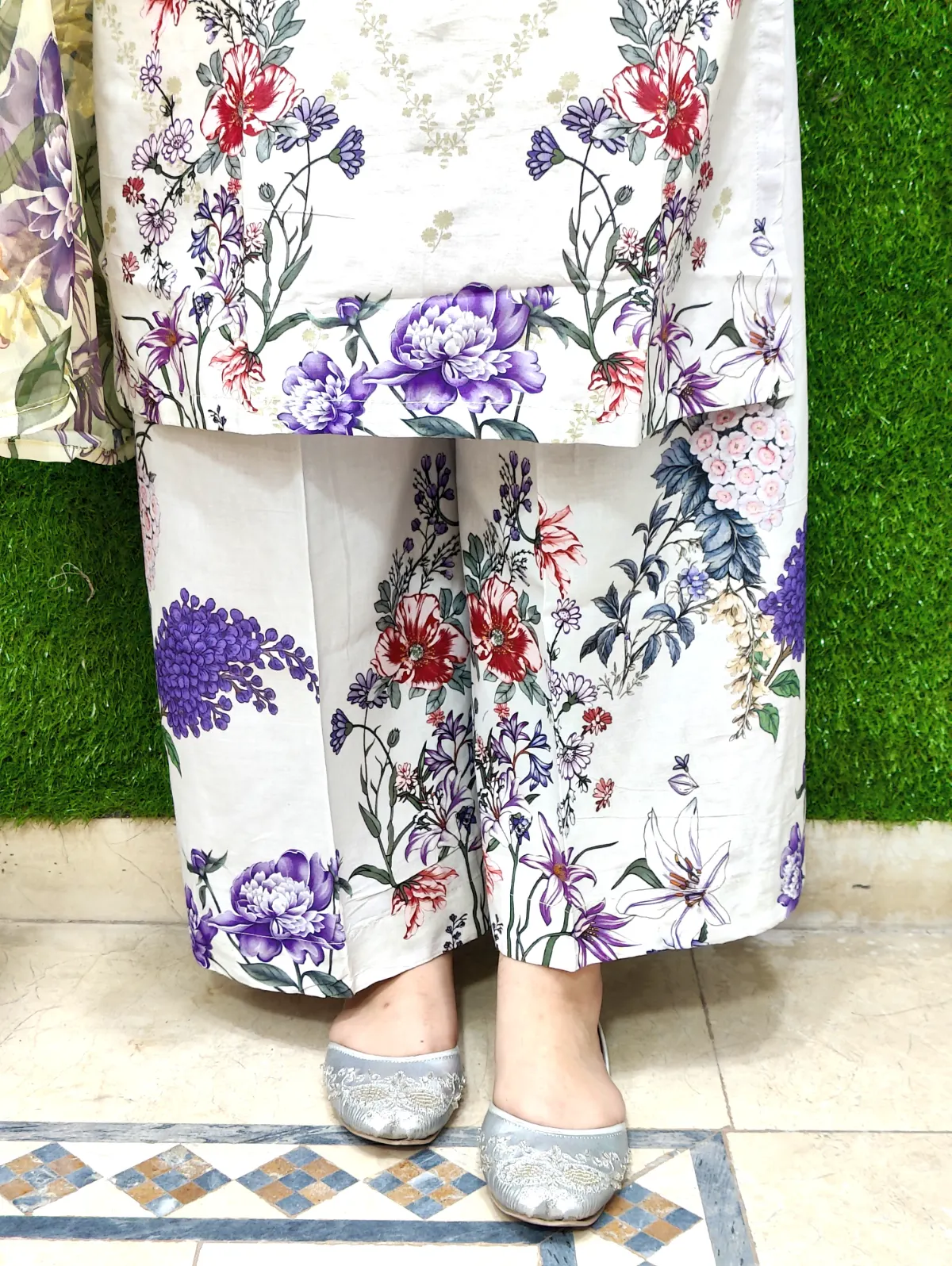 3 PC Printed Lawn Fabric 2