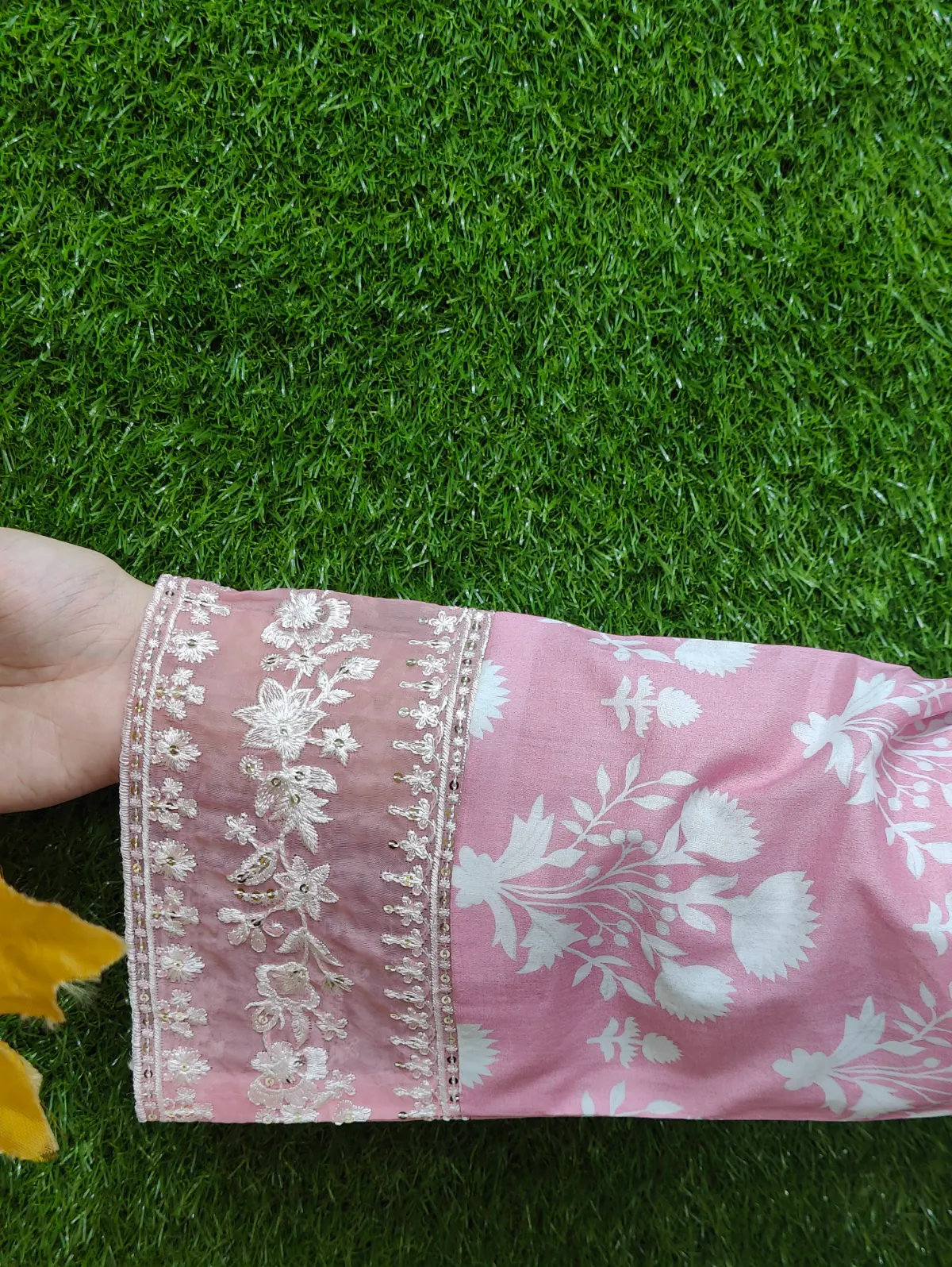 3 PC Embroidered Lawn Fabric 4