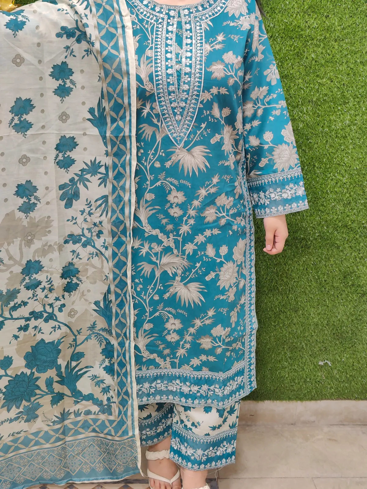3 PC Embroidered Lawn Fabric