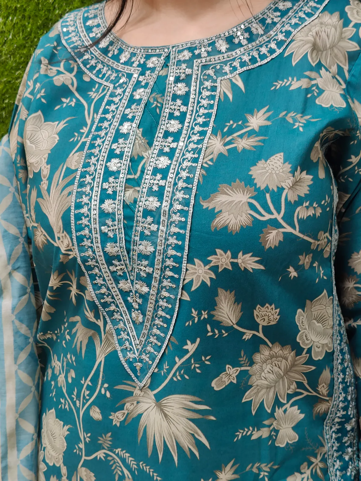 3 PC Embroidered Lawn Fabric 3