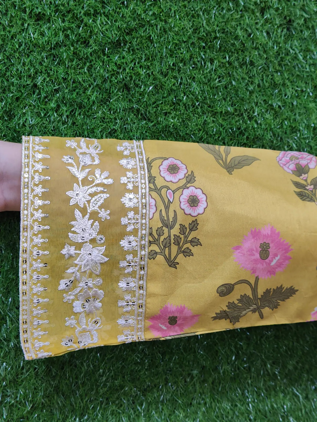 3 PC Embroidered Lawn Fabric 2