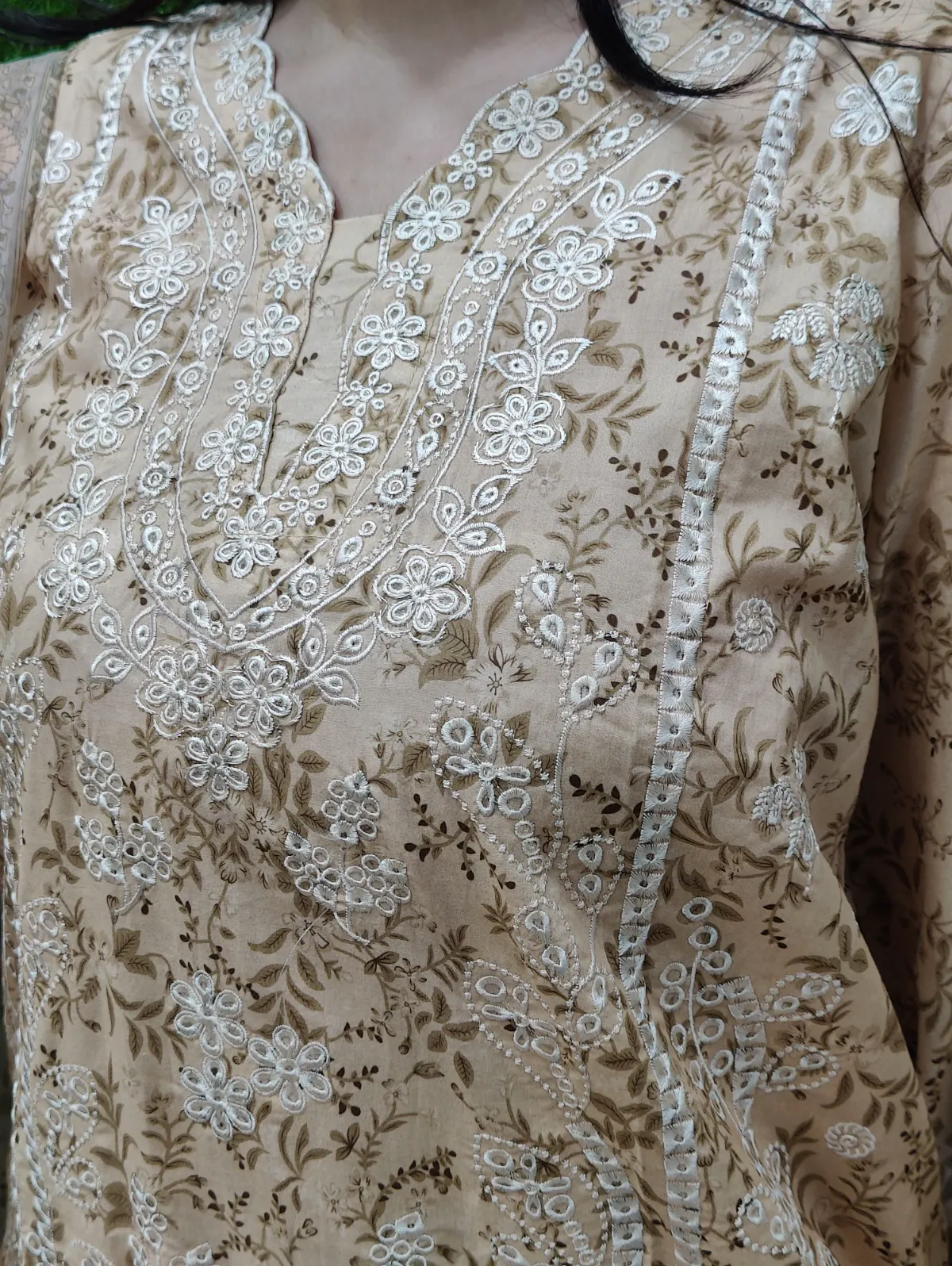 3 PC Embroidered Lawn Fabric 3