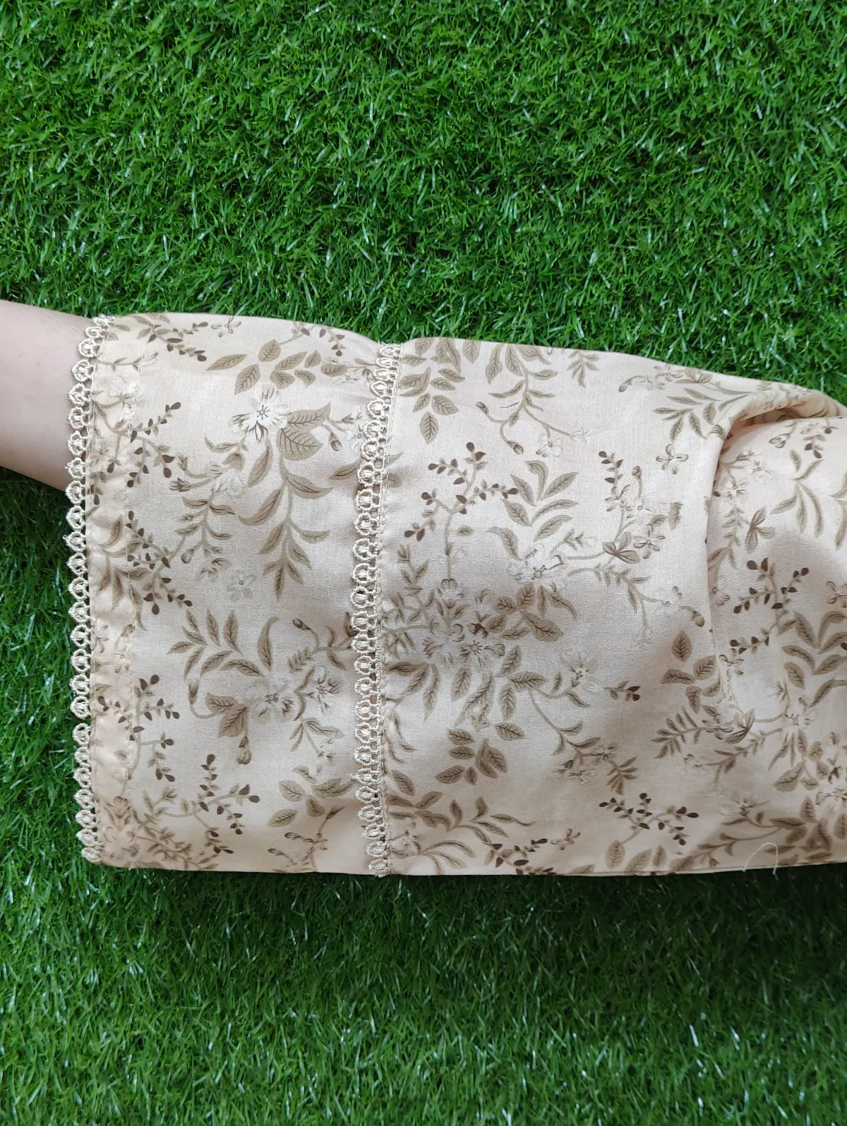 3 PC Embroidered Lawn Fabric 4