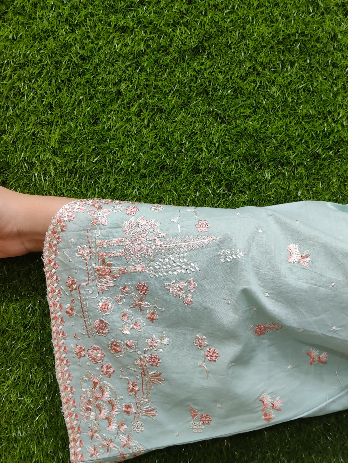 3 PC Embroidered Lawn Fabric 4
