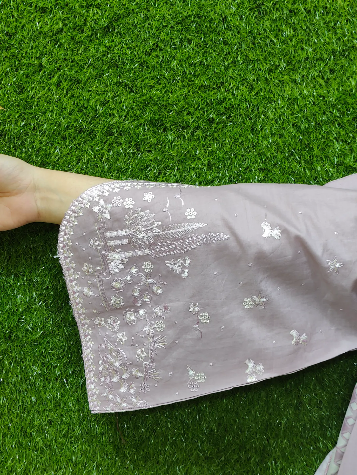 3 PC Embroidered Lawn Fabric 4