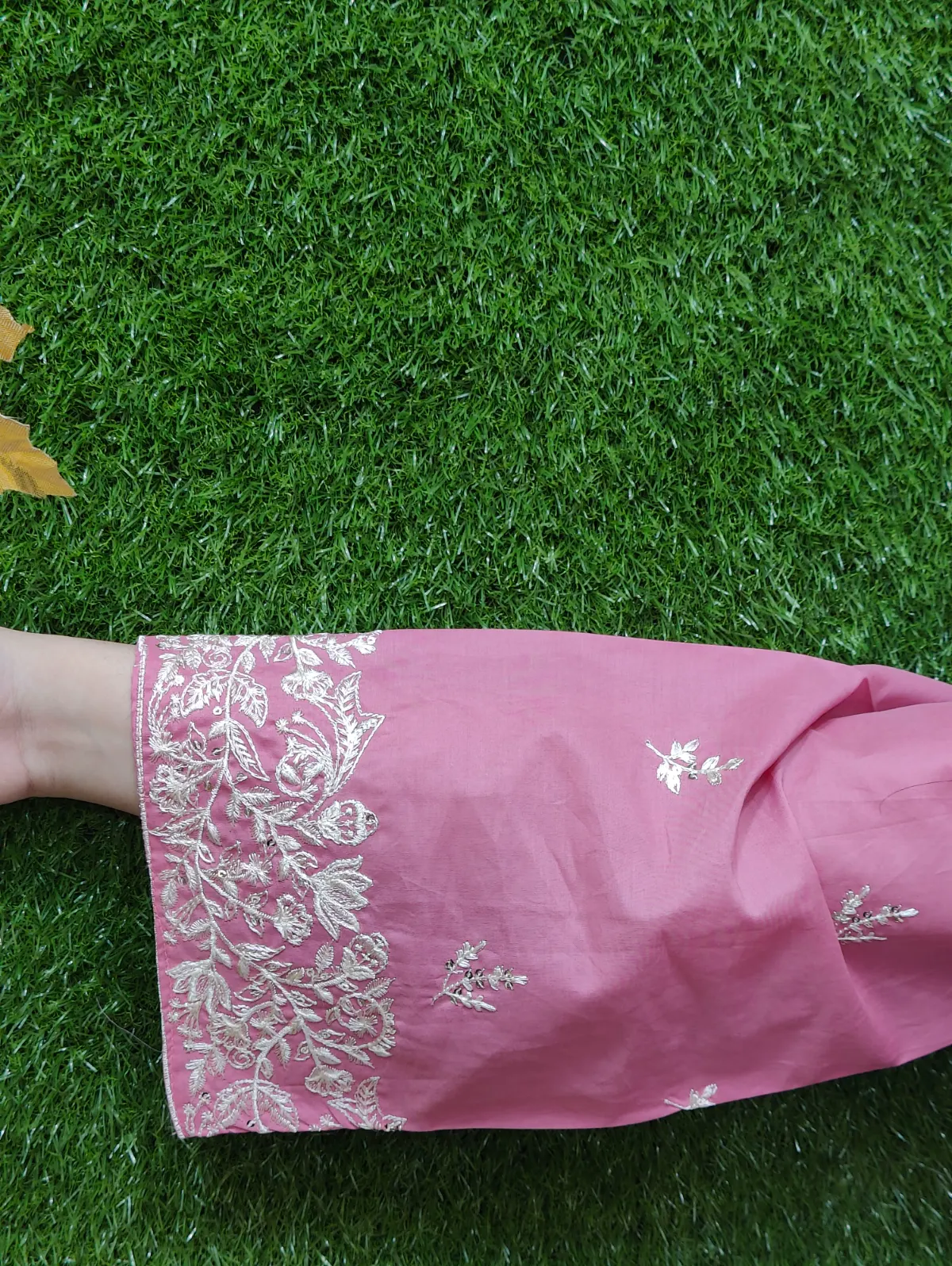3 PC Embroidered Lawn Fabric 4
