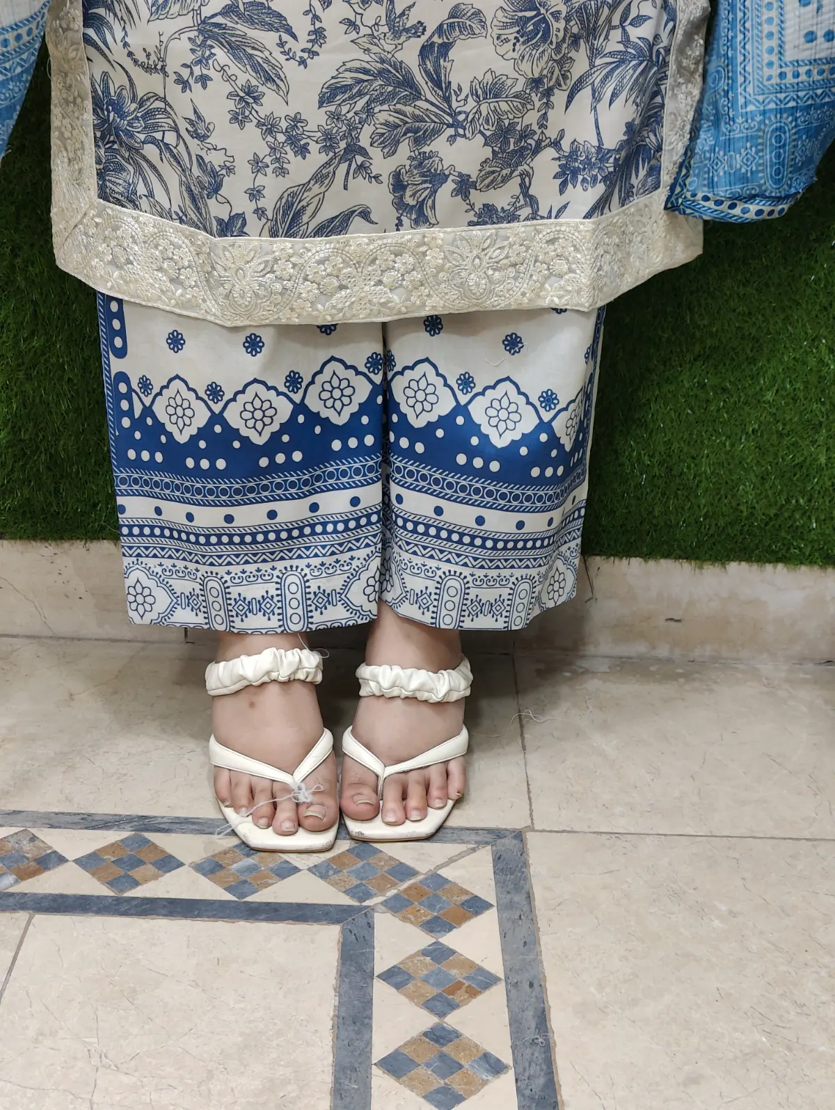 3 PC Embroidered Lawn Fabric 2