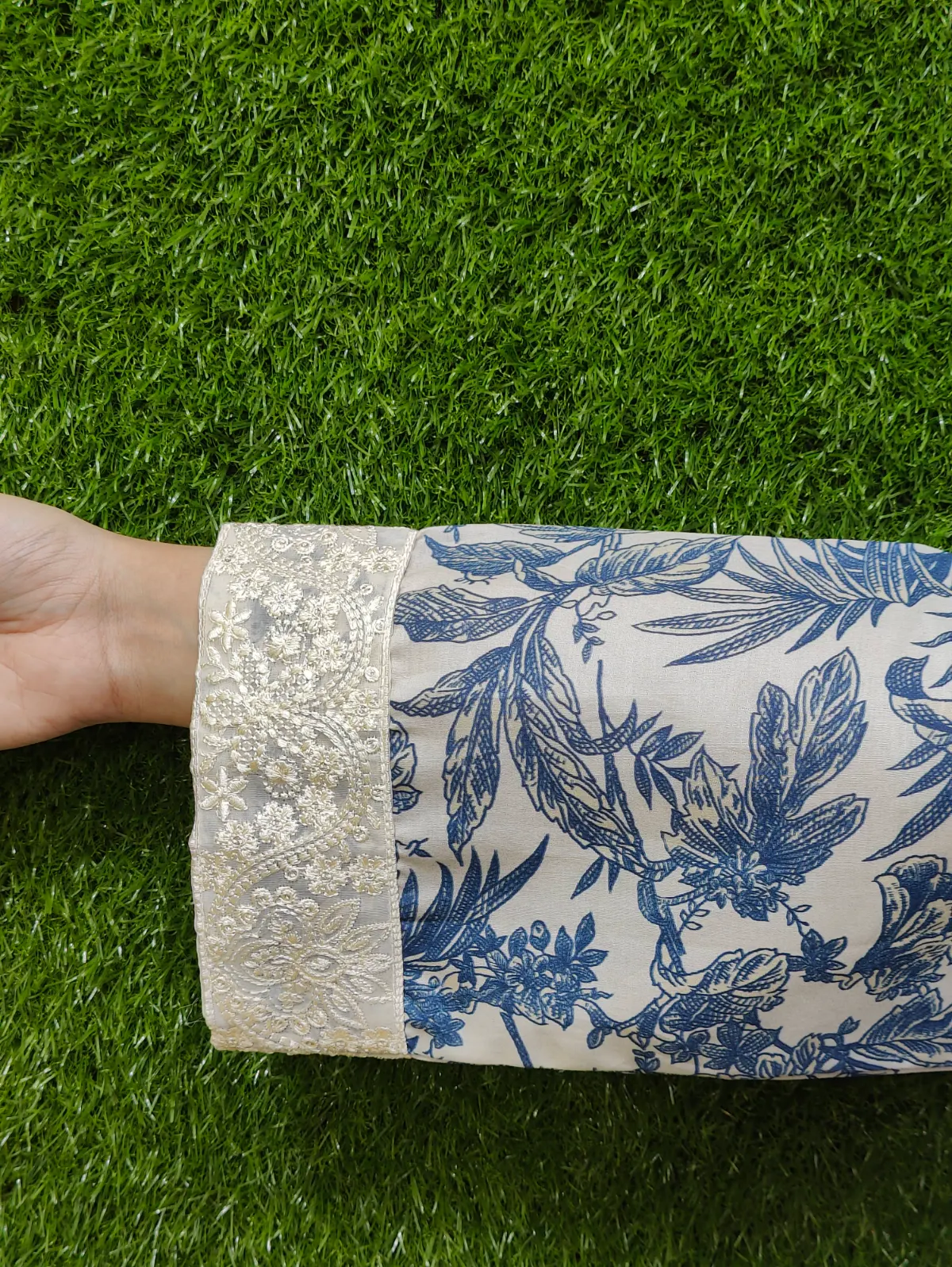3 PC Embroidered Lawn Fabric 4