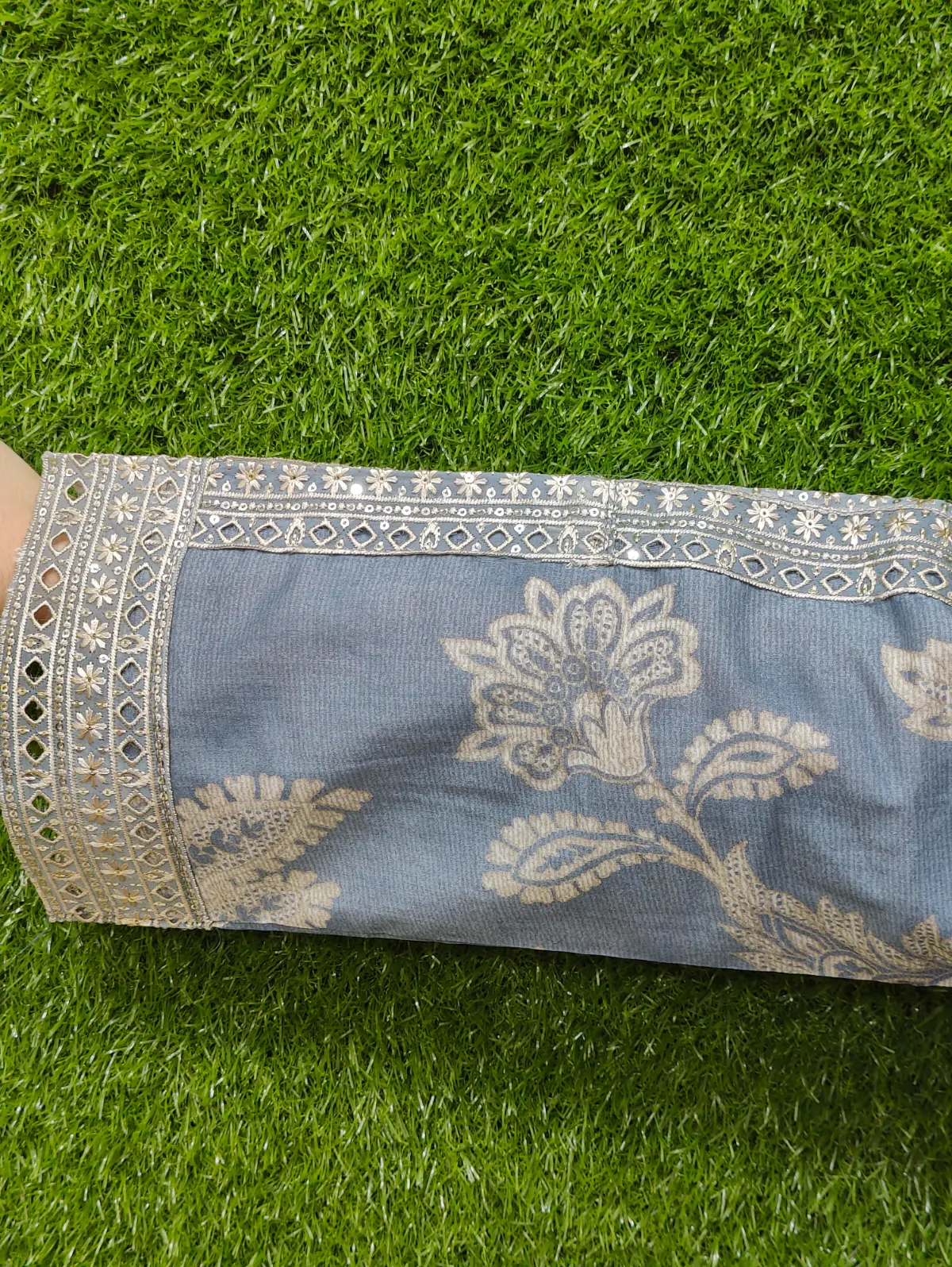 3 PC Embroidered Lawn Fabric 2