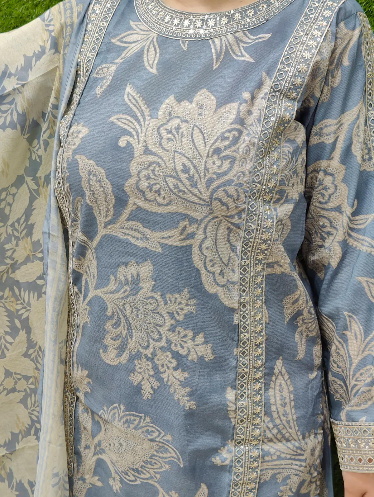 3 PC Embroidered Lawn Fabric 3