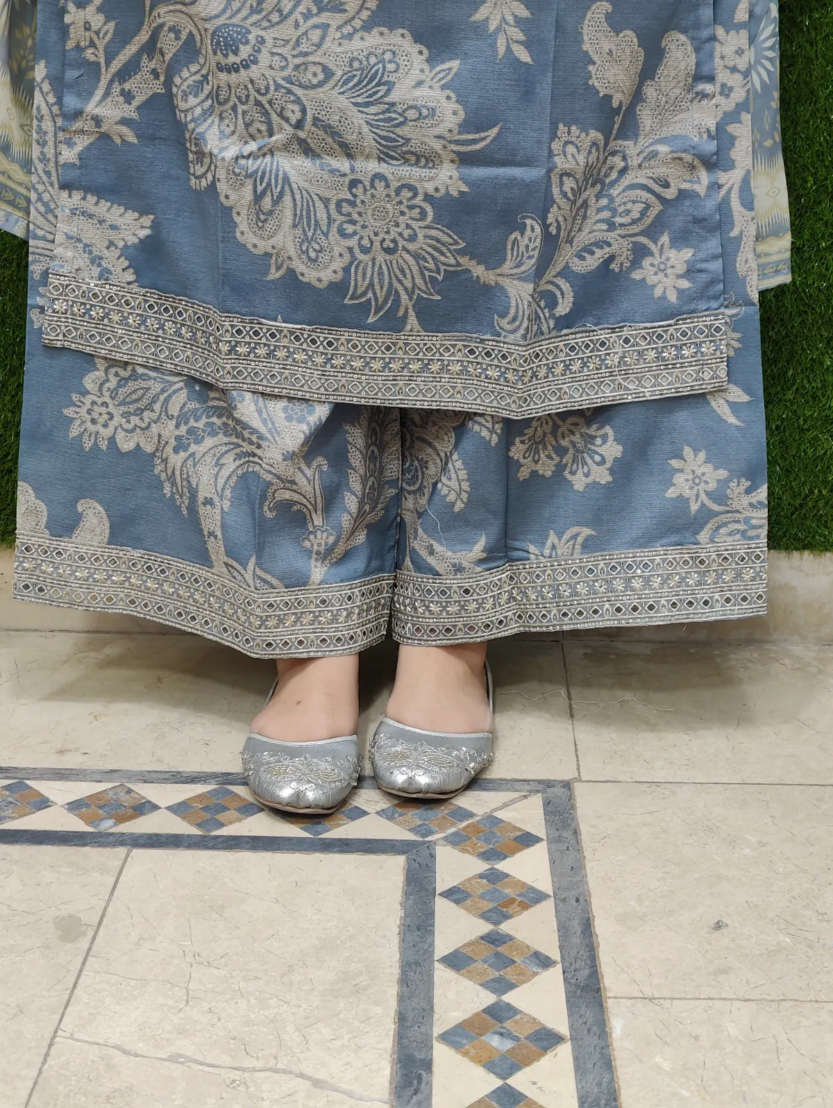 3 PC Embroidered Lawn Fabric 4