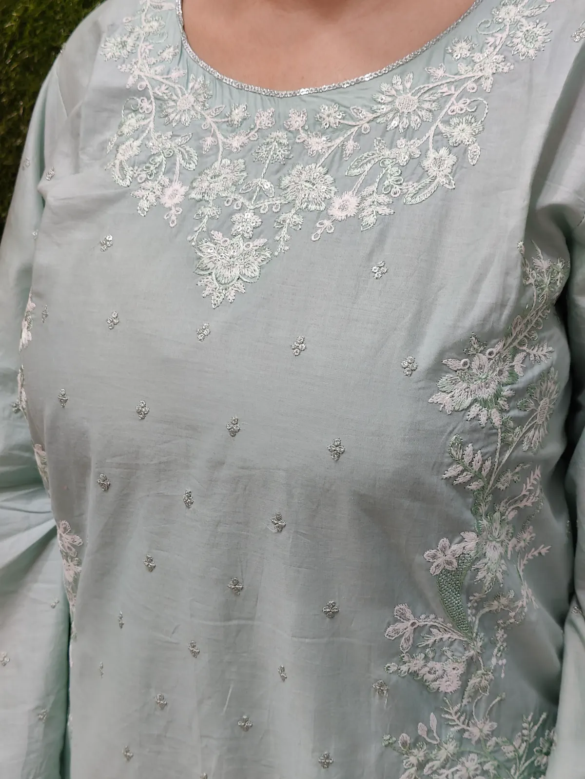 3 PC Embroidered Lawn Fabric 3