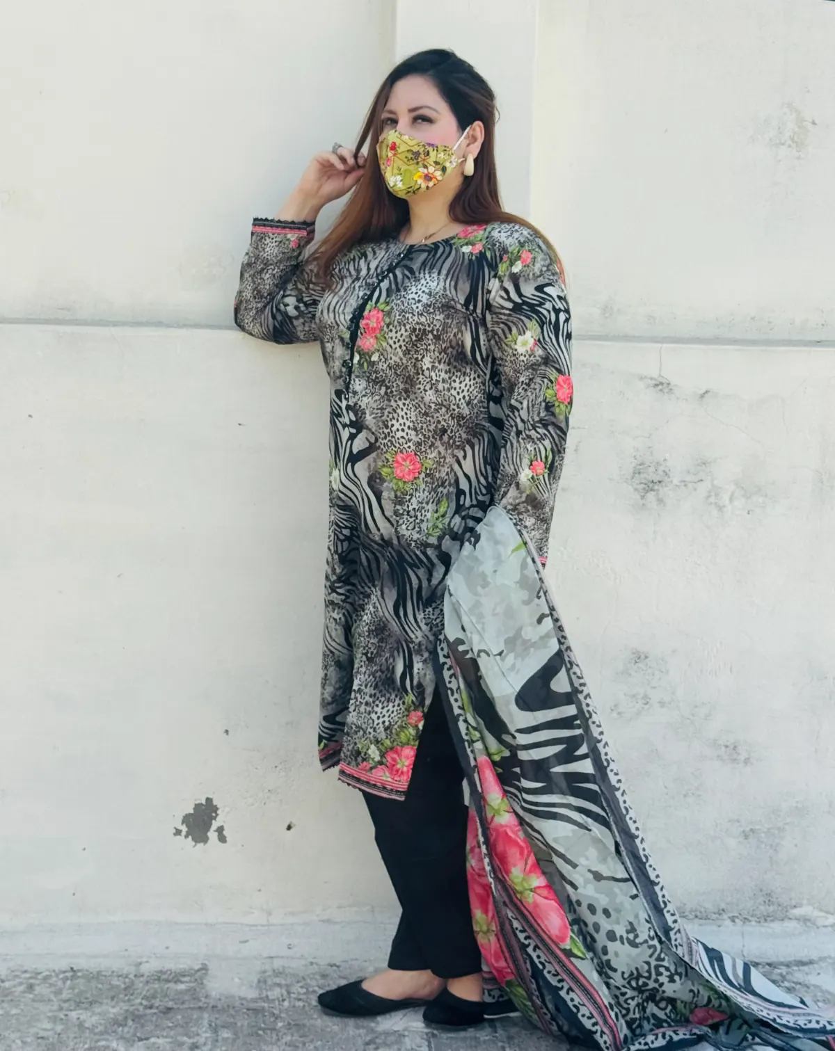 3 pc Printed Lawn Fabric 2