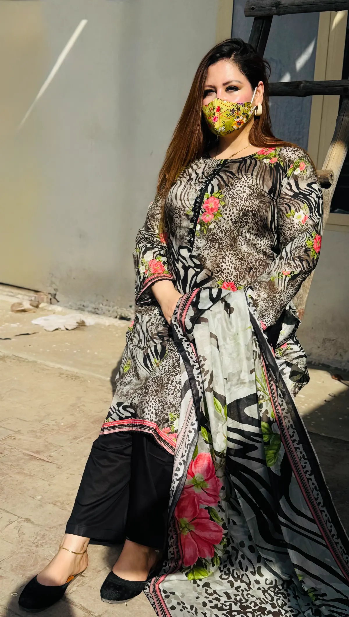 3 pc Printed Lawn Fabric 3