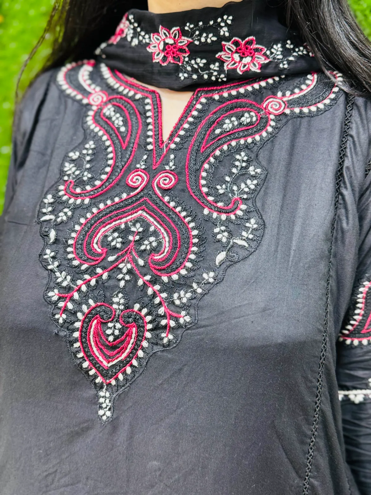 3 pc Embroidery Lawn Fabric 4