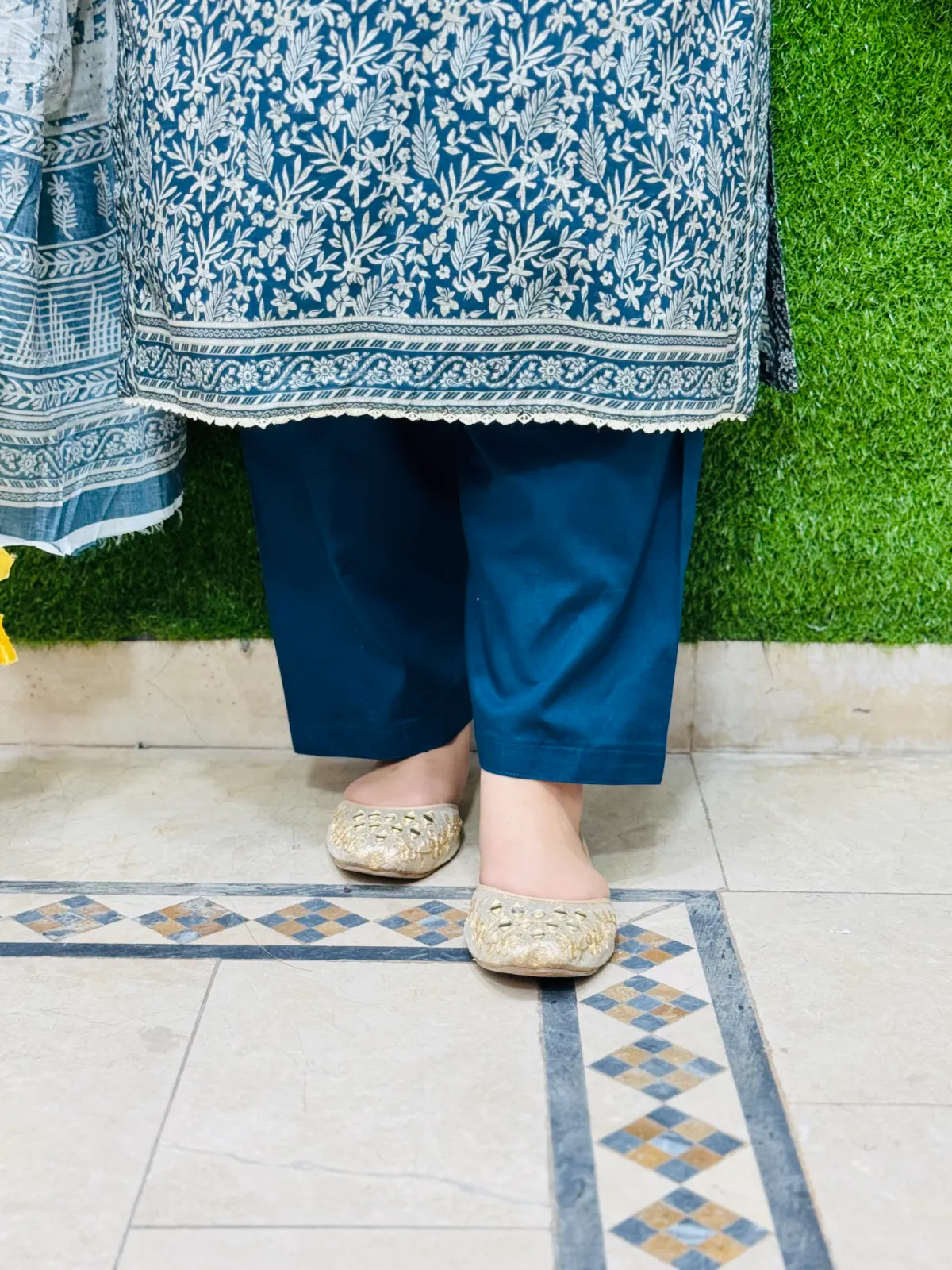 3 pc Printed Lawn Fabric 2