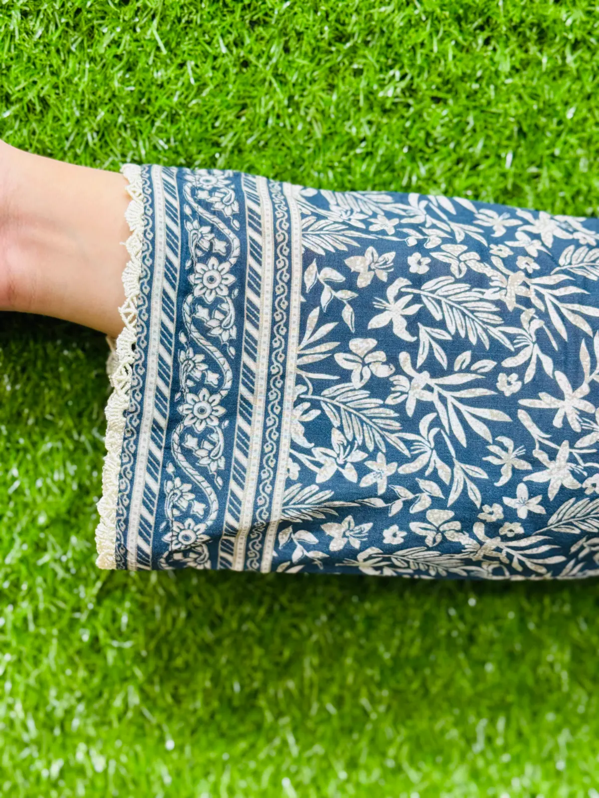 3 pc Printed Lawn Fabric 3
