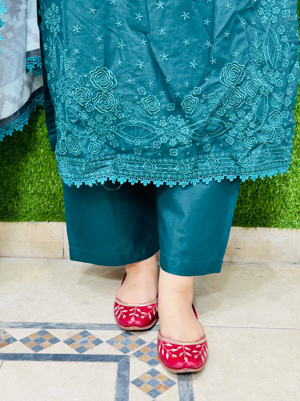 3 pc Embroidery Lawn Fabric 4