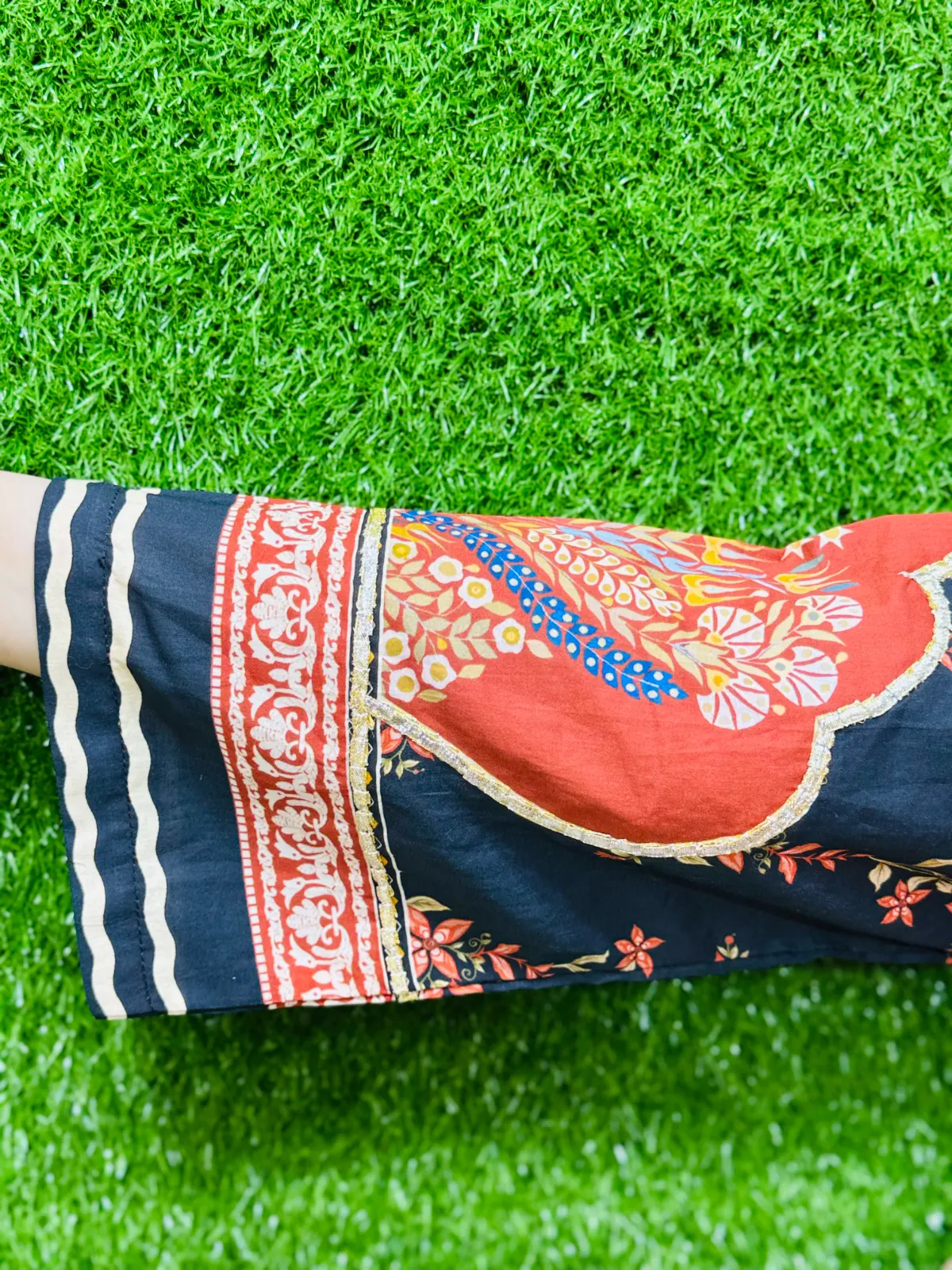 2 pc Printed Lawn Fabric 4