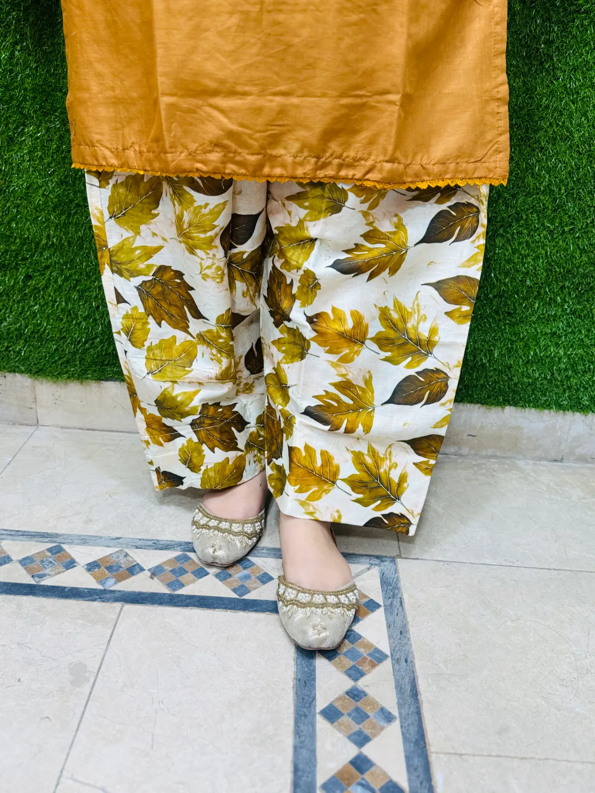 2 pc Printed Lawn Fabric 4